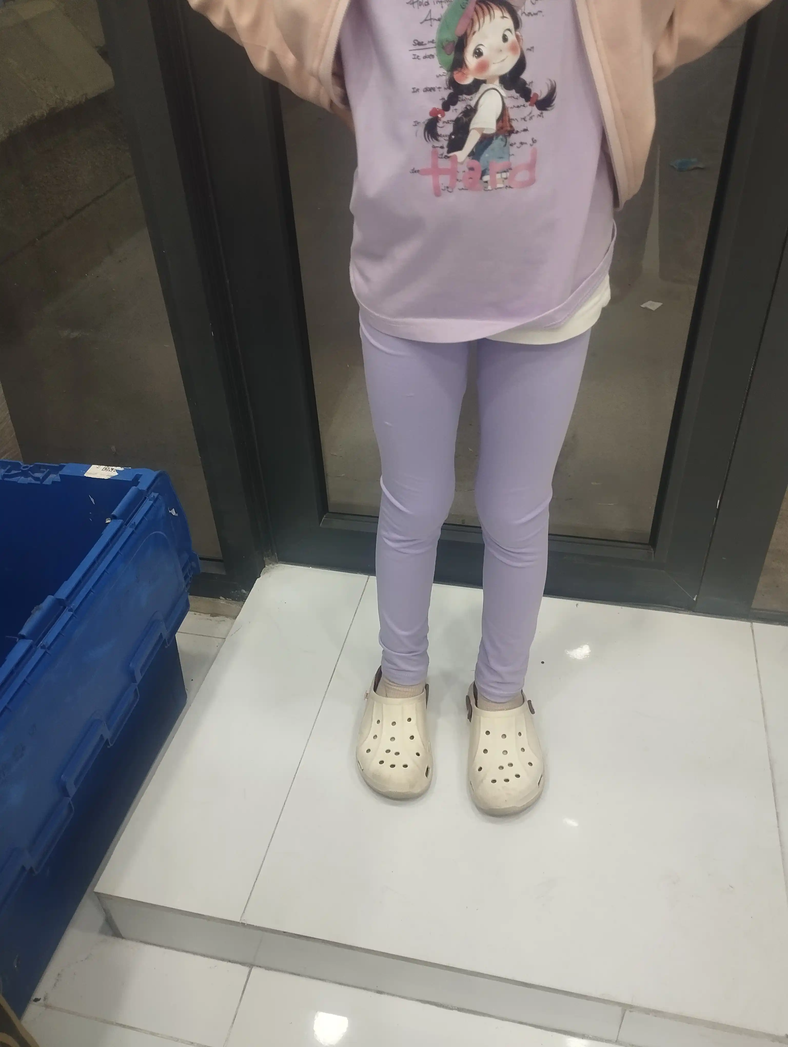 Lasin qizlar uchun bahorgi lasina, 3 ta rang