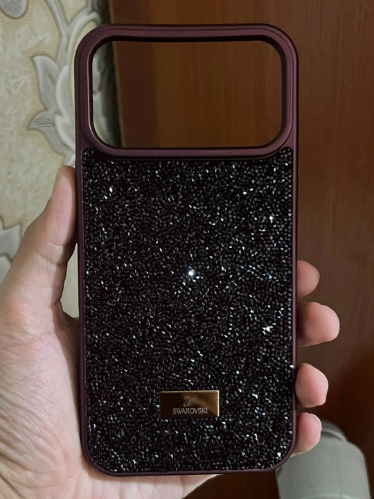 Чехол для iPhone 15,16,17,18, Pro\Pro Max  с блестящими кристаллами  бордовый