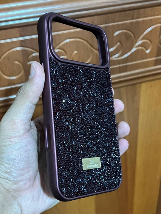 Чехол для iPhone 15,16,17,18, Pro\Pro Max  с блестящими кристаллами  бордовый