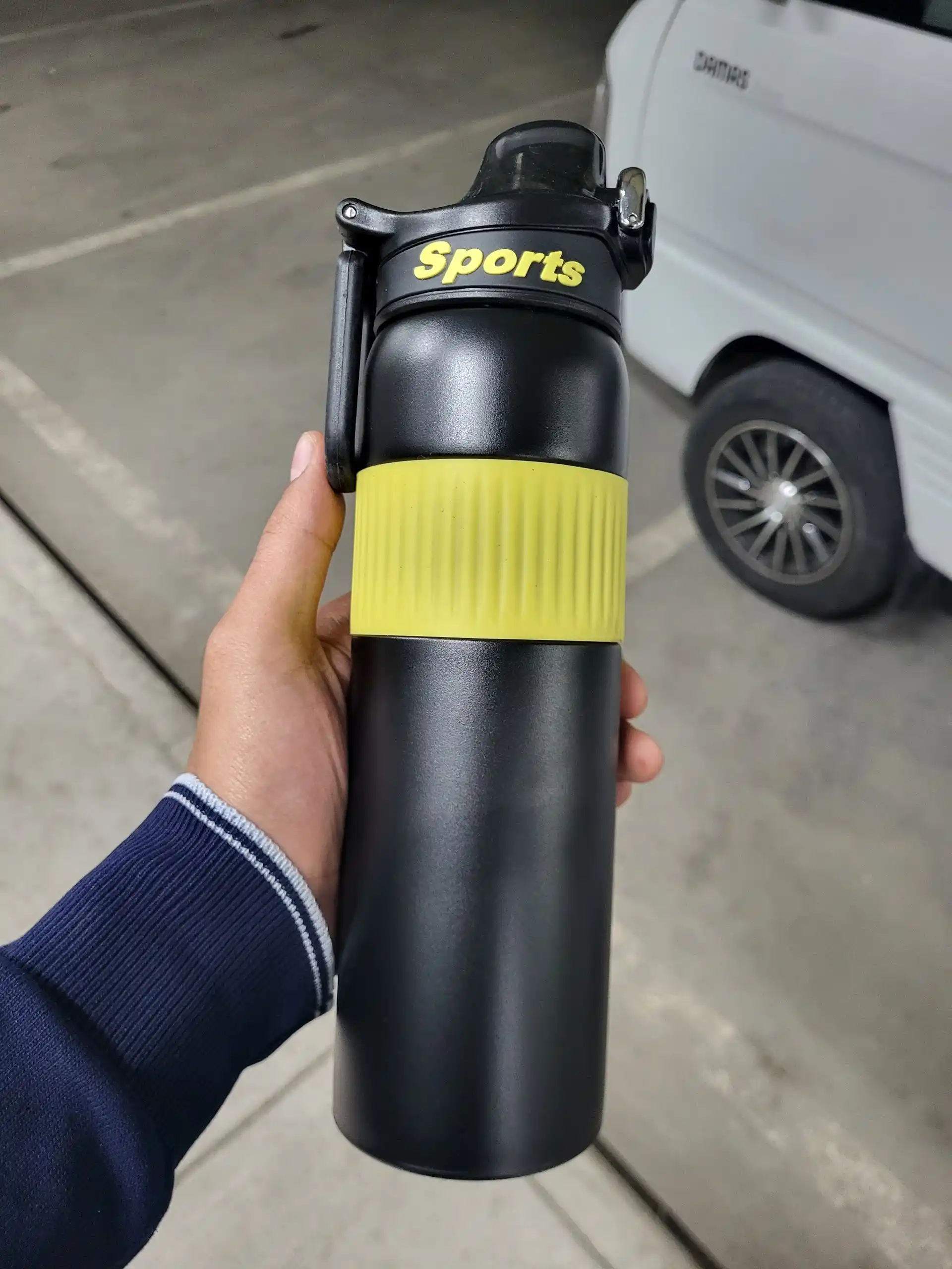 Issiq va sovuq ichimliklar uchun zanglamaydigan po‘lat sport termosi