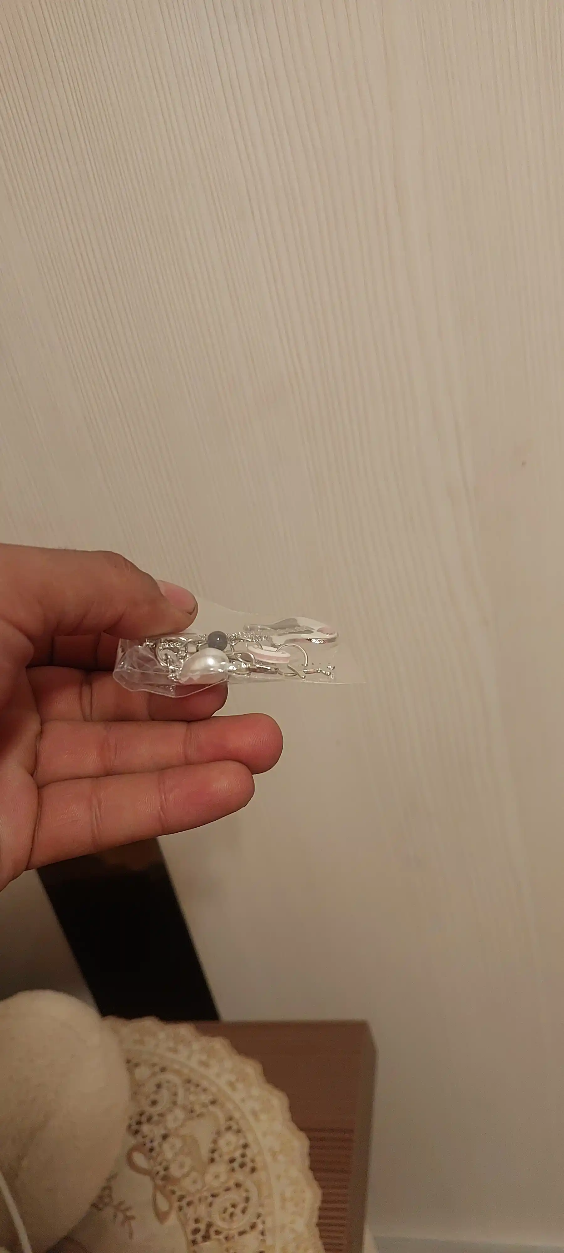 Dekorativ brelok, kalit va sumka uchun turli dizaynli ayollar aksessuaridir