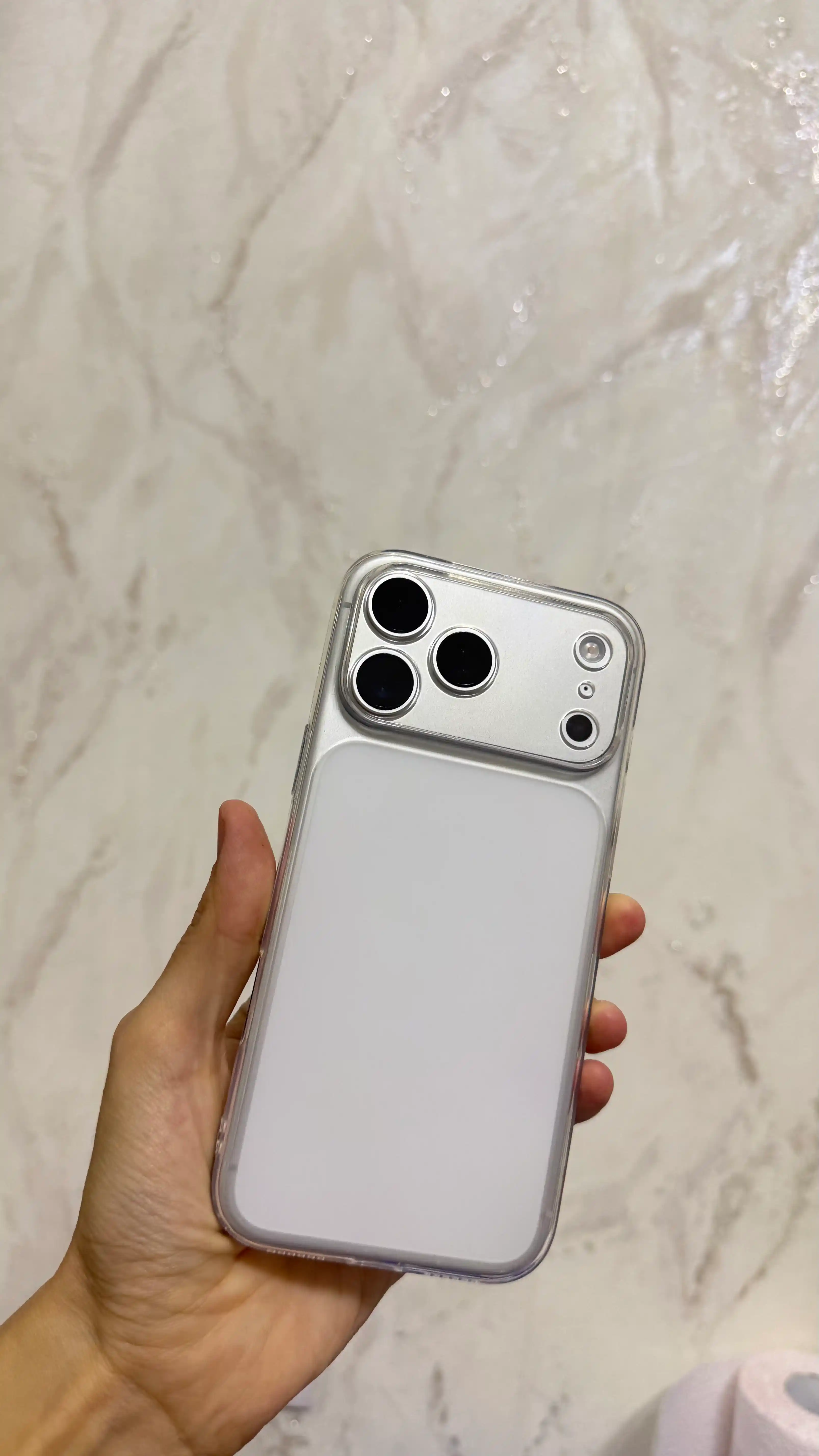 IPhone 17 Pro Max, 16 Pro Max, 15 Pro Max uchun g'ilof