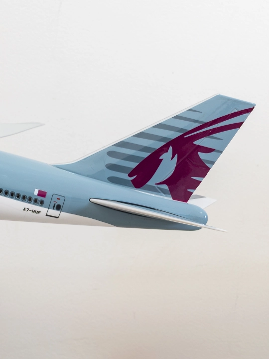 Модель самолёта Boeing 747, Qatar Airways, 47 см, шасси, прозрачные окна, подставка