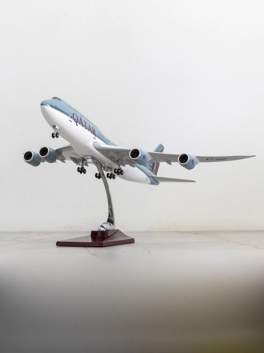 Модель самолёта Boeing 747, Qatar Airways, 47 см, шасси, прозрачные окна, подставка - 