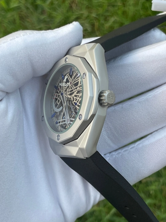 Hublot Skeleton White — Современные наручные часы для мужчин