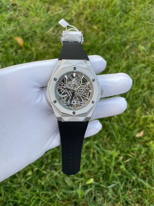 Hublot Skeleton White — Современные наручные часы для мужчин