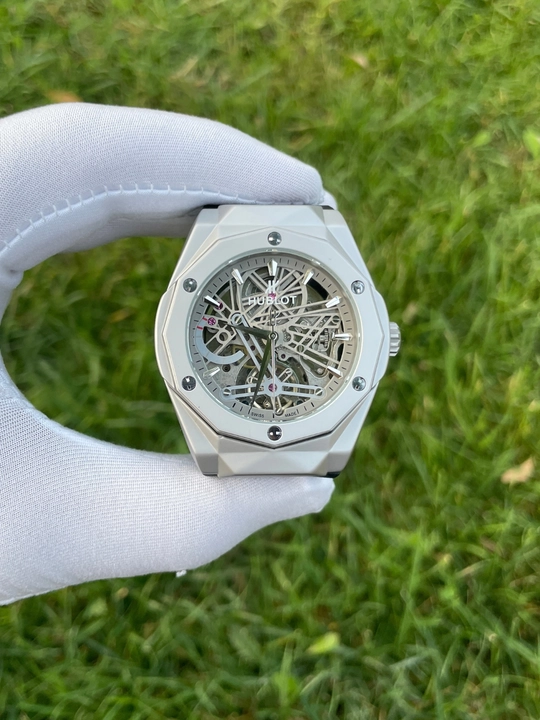 Hublot Skeleton White — Современные наручные часы для мужчин