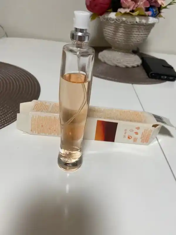 Ayollar uchun Avon Summer White Sunset Xushbo'ylangan suv yengil yozgi xushbo‘y hid, 50 ml