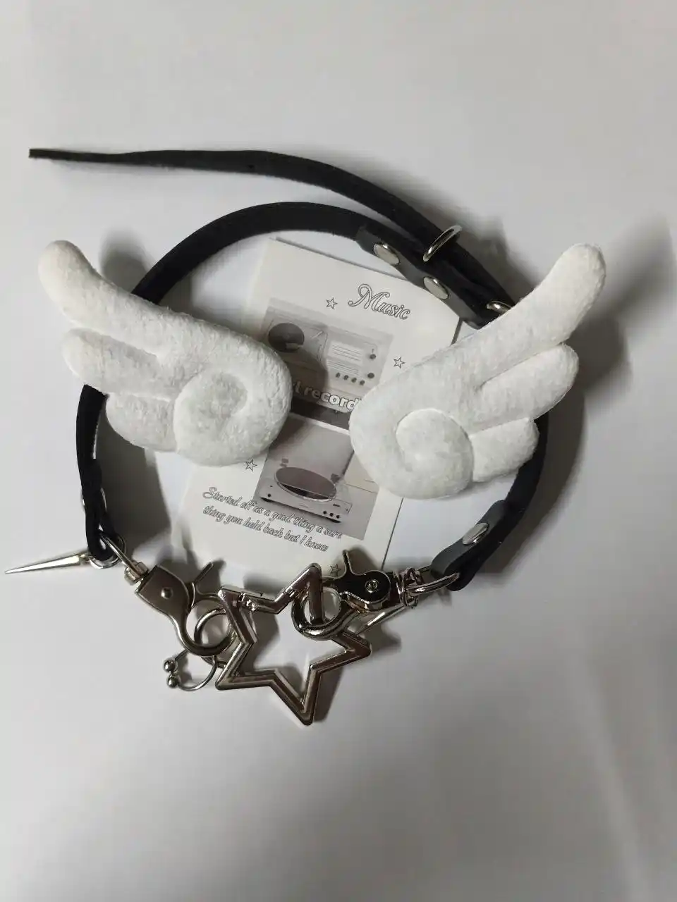 Yulduzli gotik choker, metall osilmali zamonaviy bo‘yin taqinchog‘i