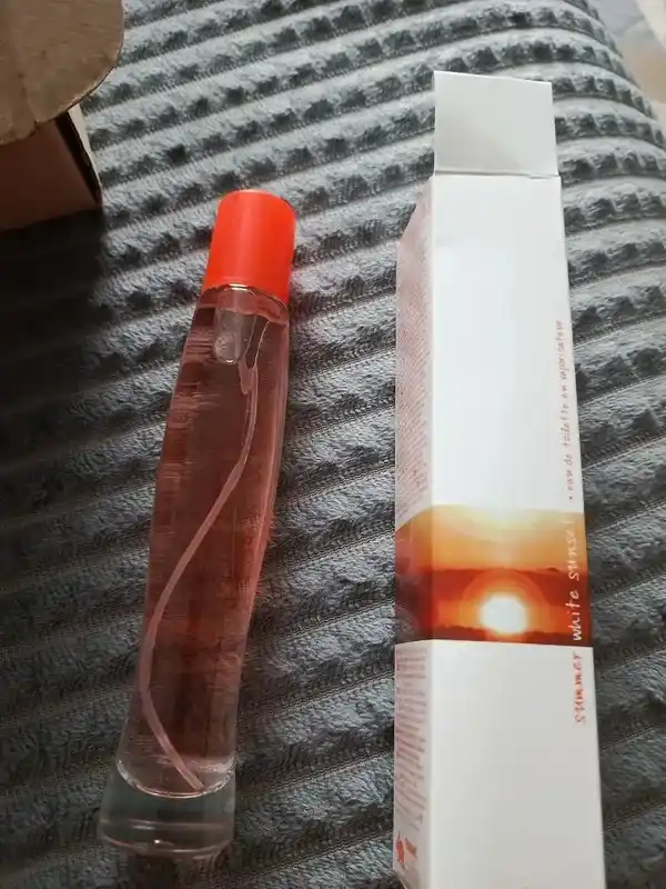 Ayollar uchun Avon Summer White Sunset Xushbo'ylangan suv yengil yozgi xushbo‘y hid, 50 ml