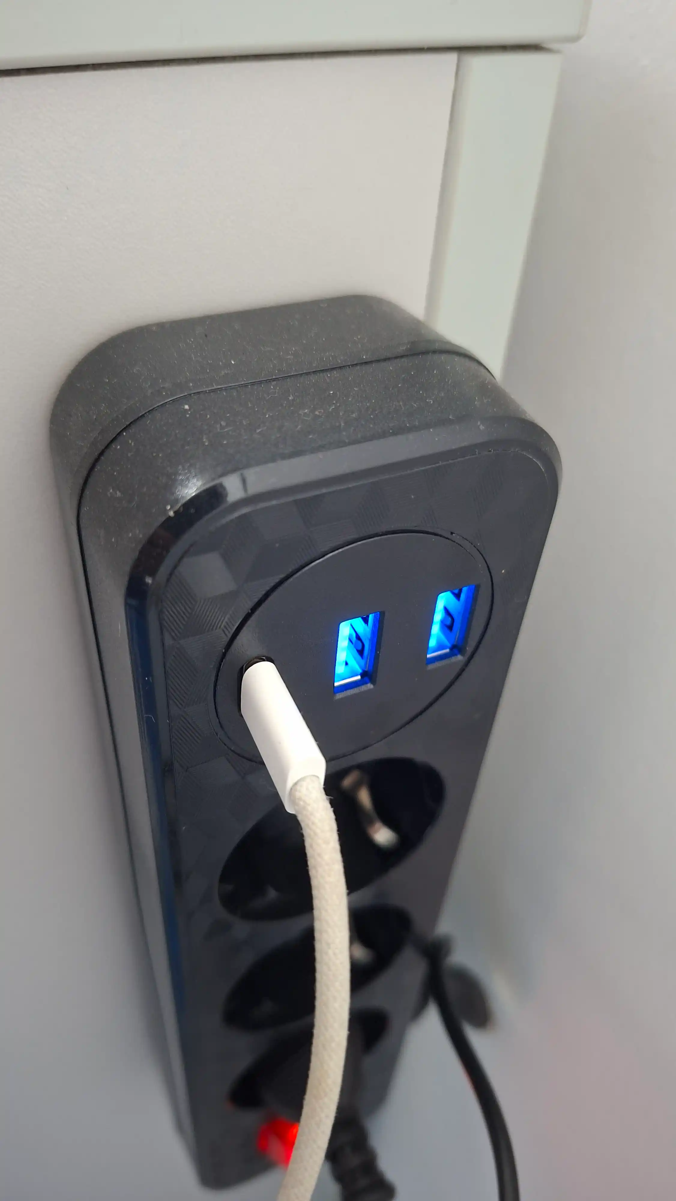 Smart uzaytirgich USB & Type-C — tarmoq filtri