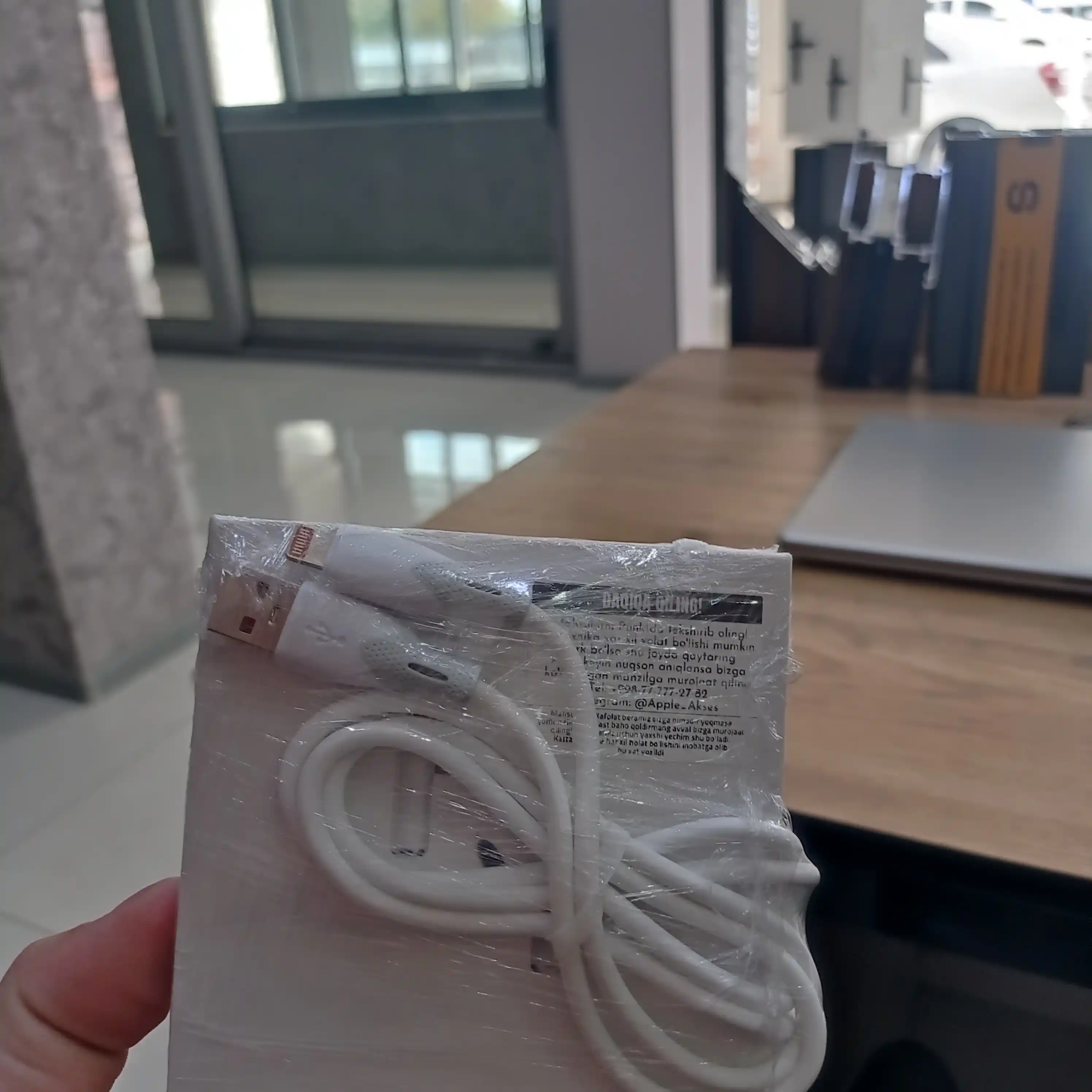 Simsiz quloqchin 3-avlod animatsiyali bluetooth naushnik barcha turdagi smartfonlar uchun