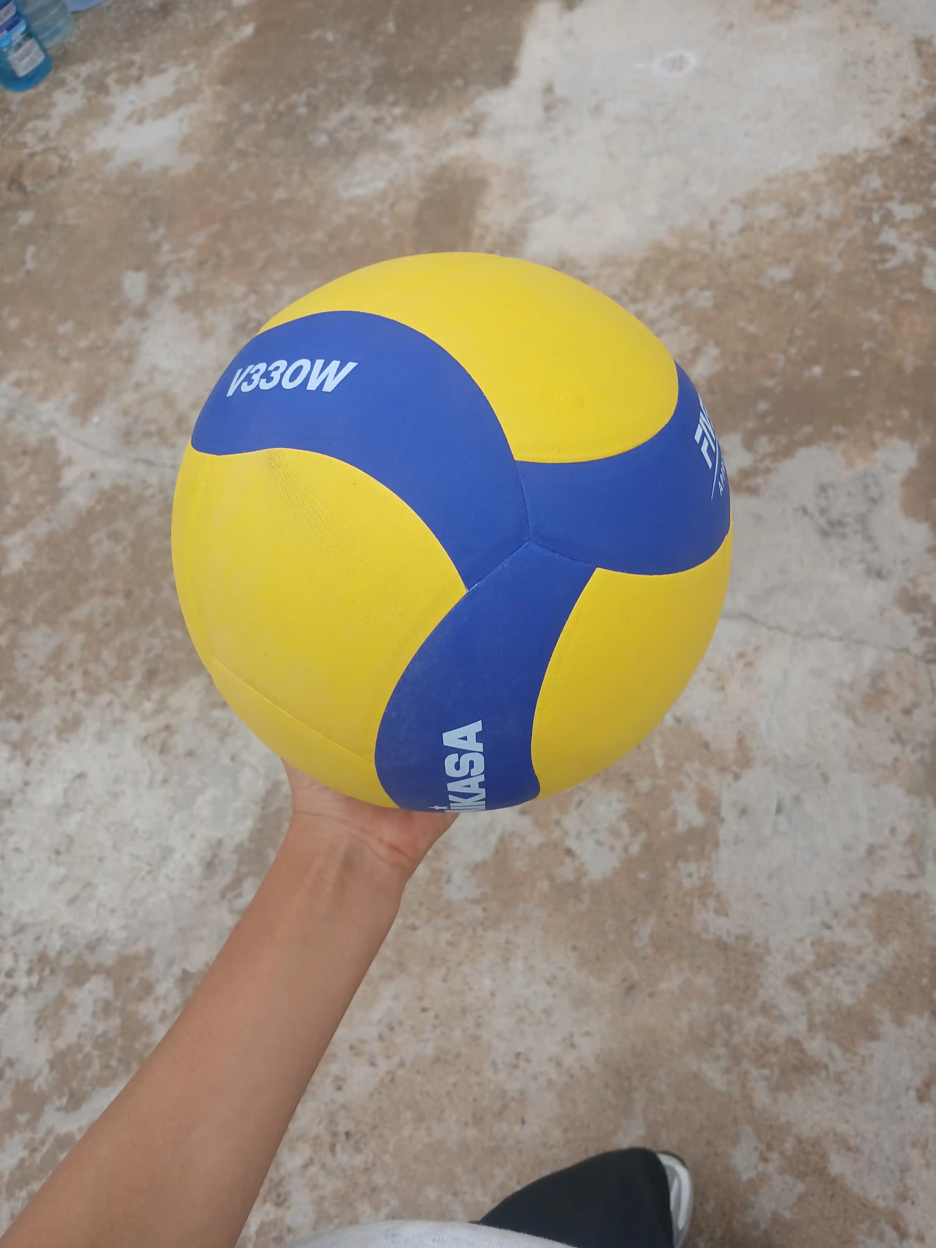 Voleybol to'pi MIKASA V330W