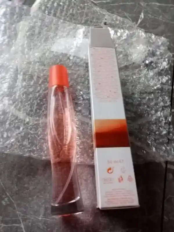 Ayollar uchun Avon Summer White Sunset Xushbo'ylangan suv yengil yozgi xushbo‘y hid, 50 ml