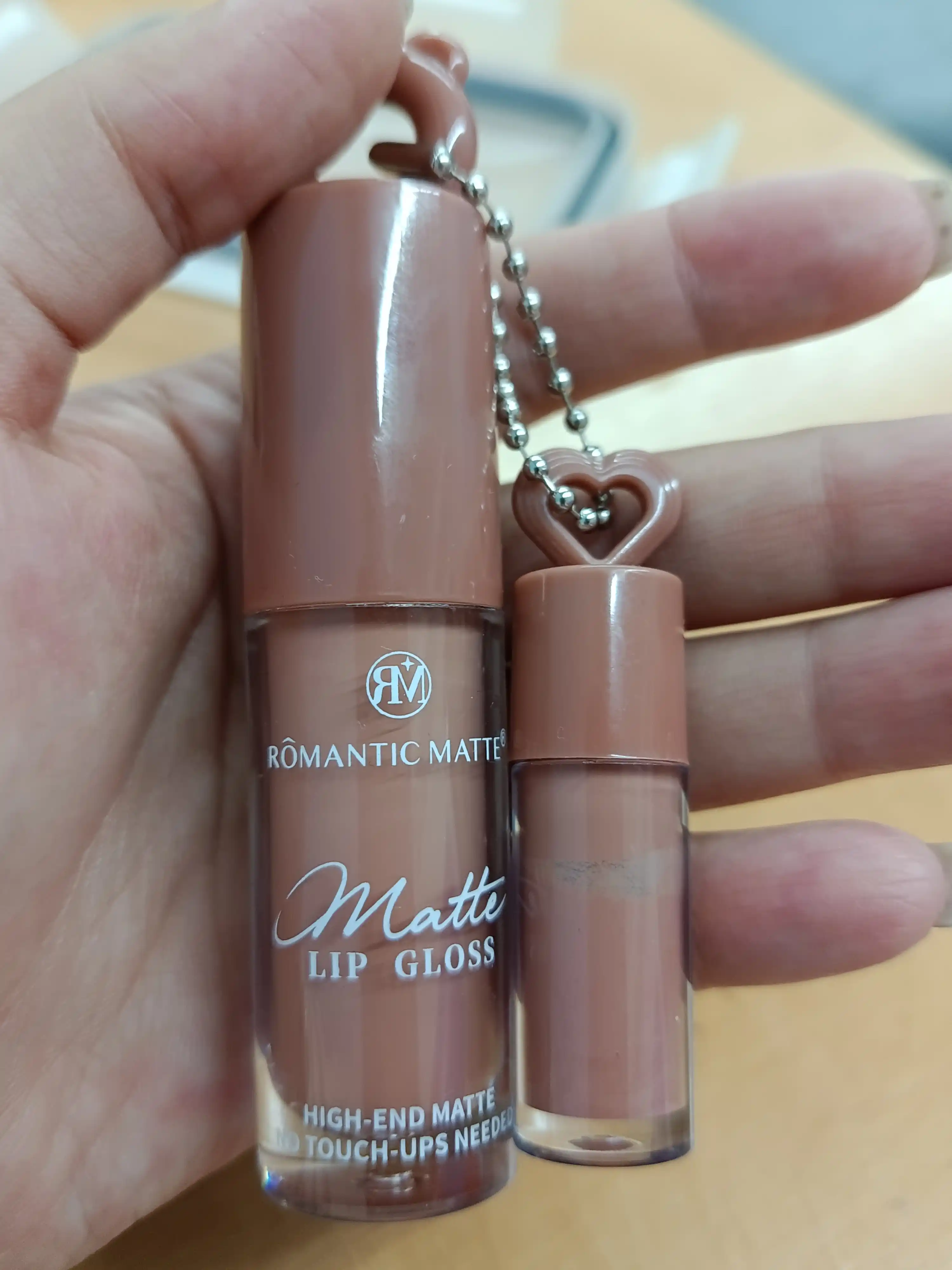 Матовая помада для губ Romantic Matte Lip Gloss, тон 01-06, помада