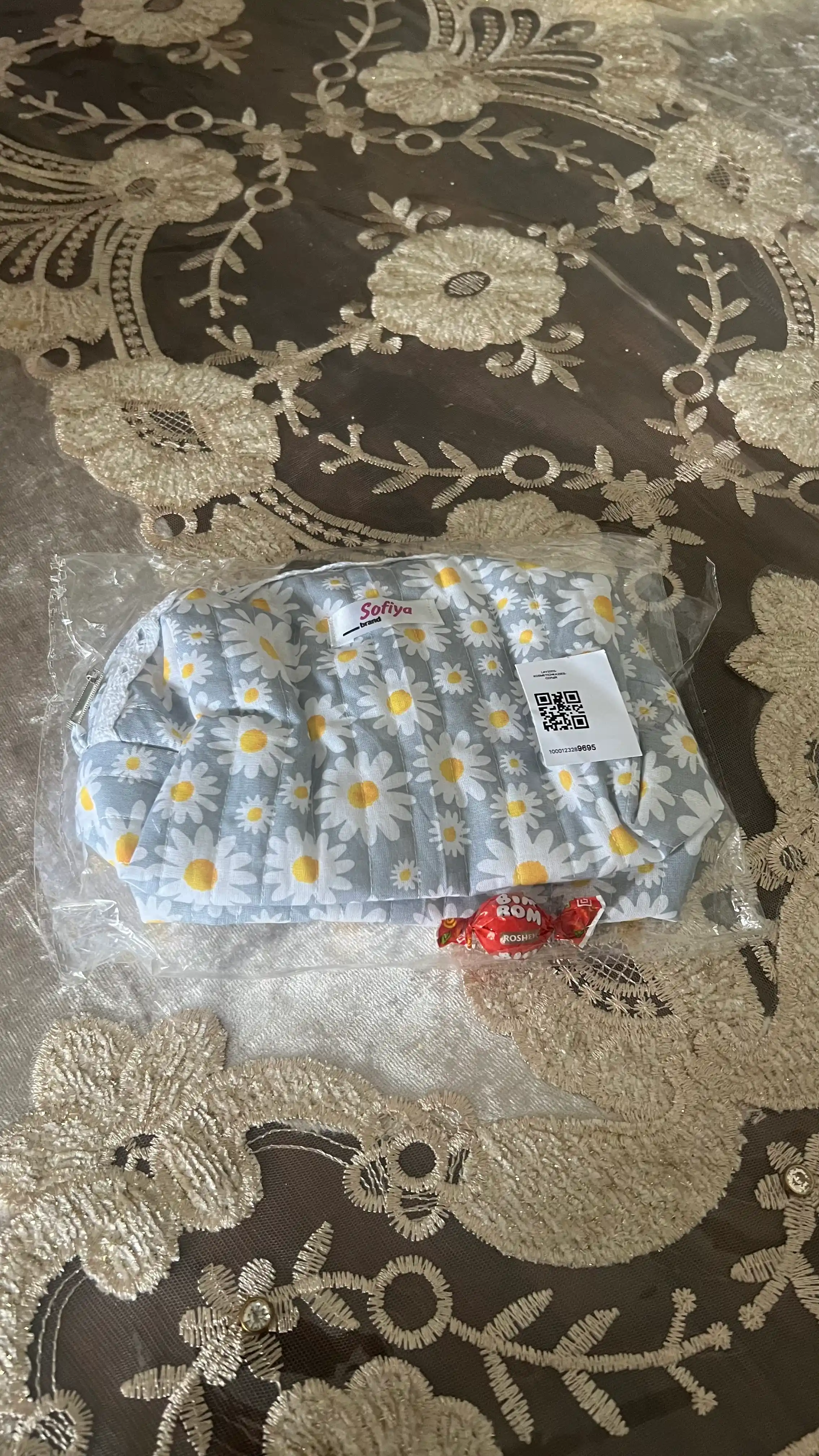 Ayollar uchun nafis va qulay kosmetichka organayzer