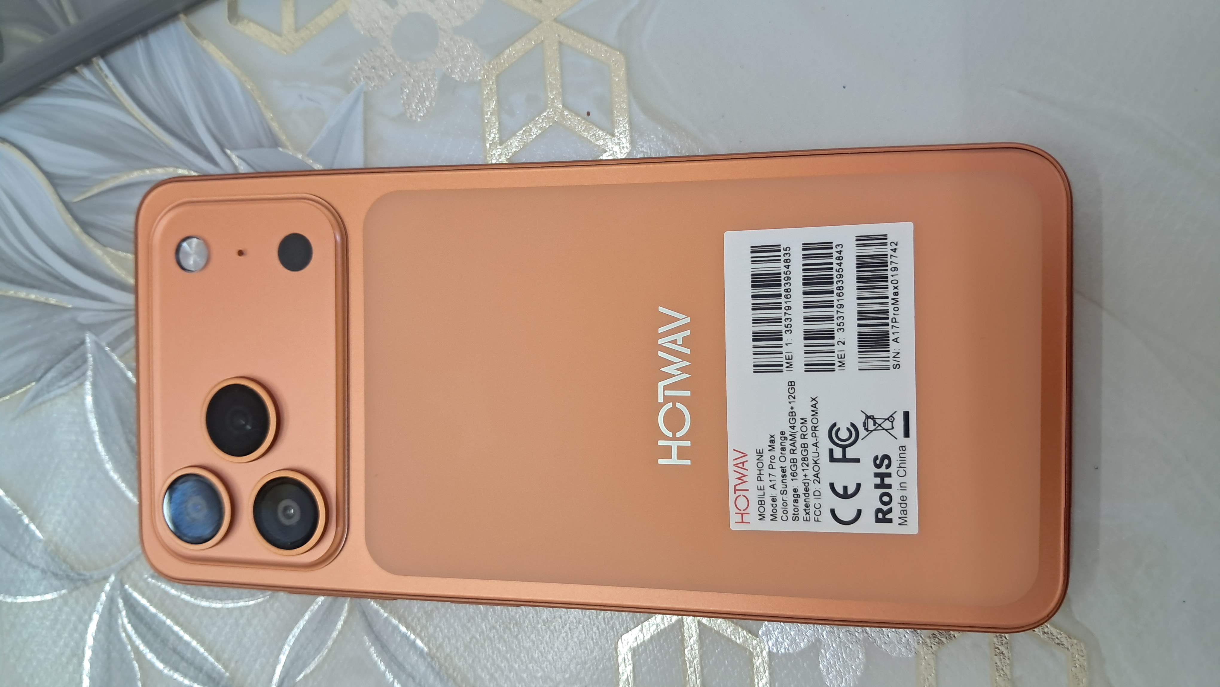 17 Pro Max smartfoni, 6.75 dyuymli IPS 120 Gs, 5160 mA/soat, 16/128, UZIMEI