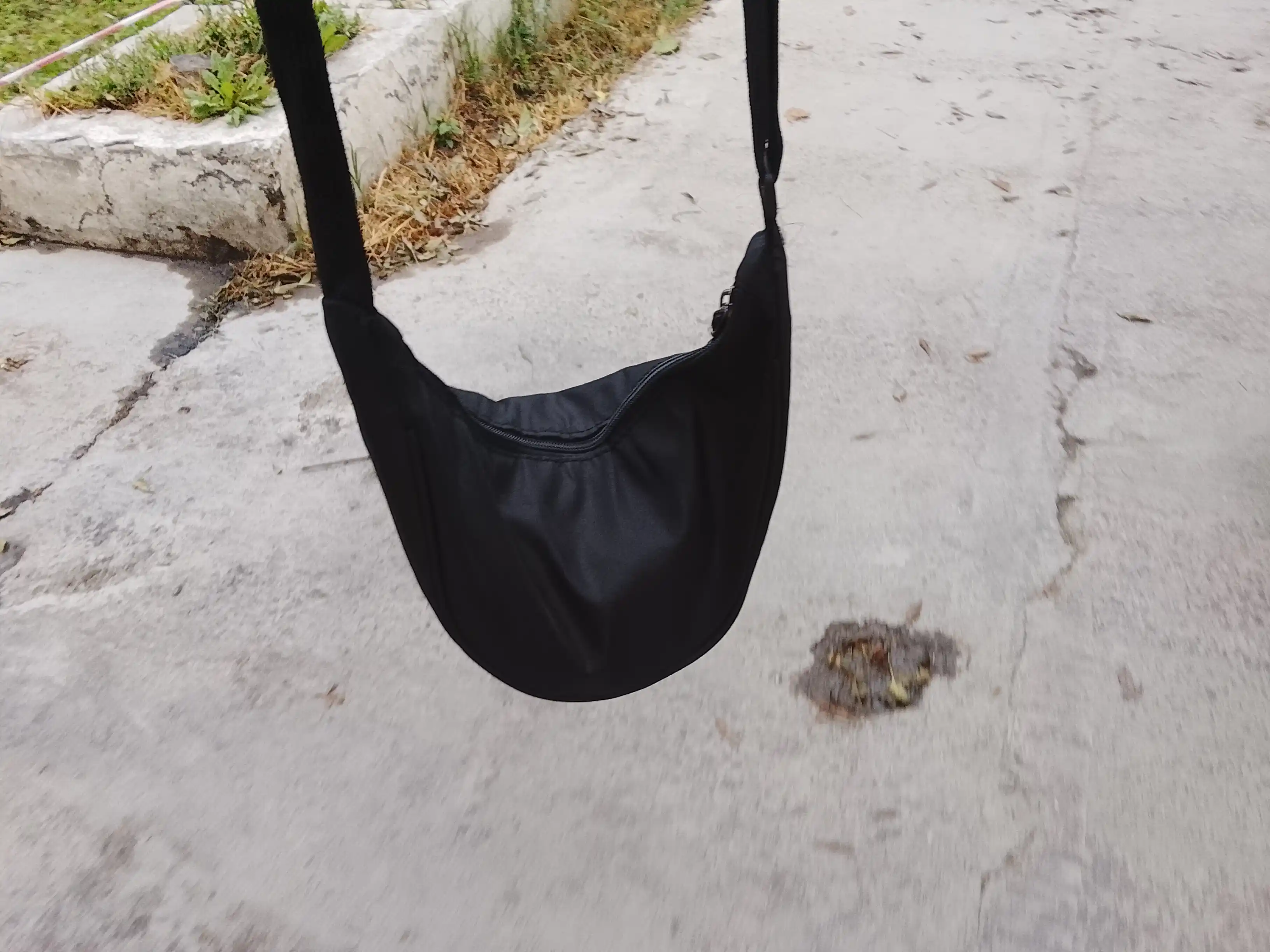 Ayollar sumkasi y2k,  yelkama sumka, yarim oy shaklidagi, mini, matoli, kundalik