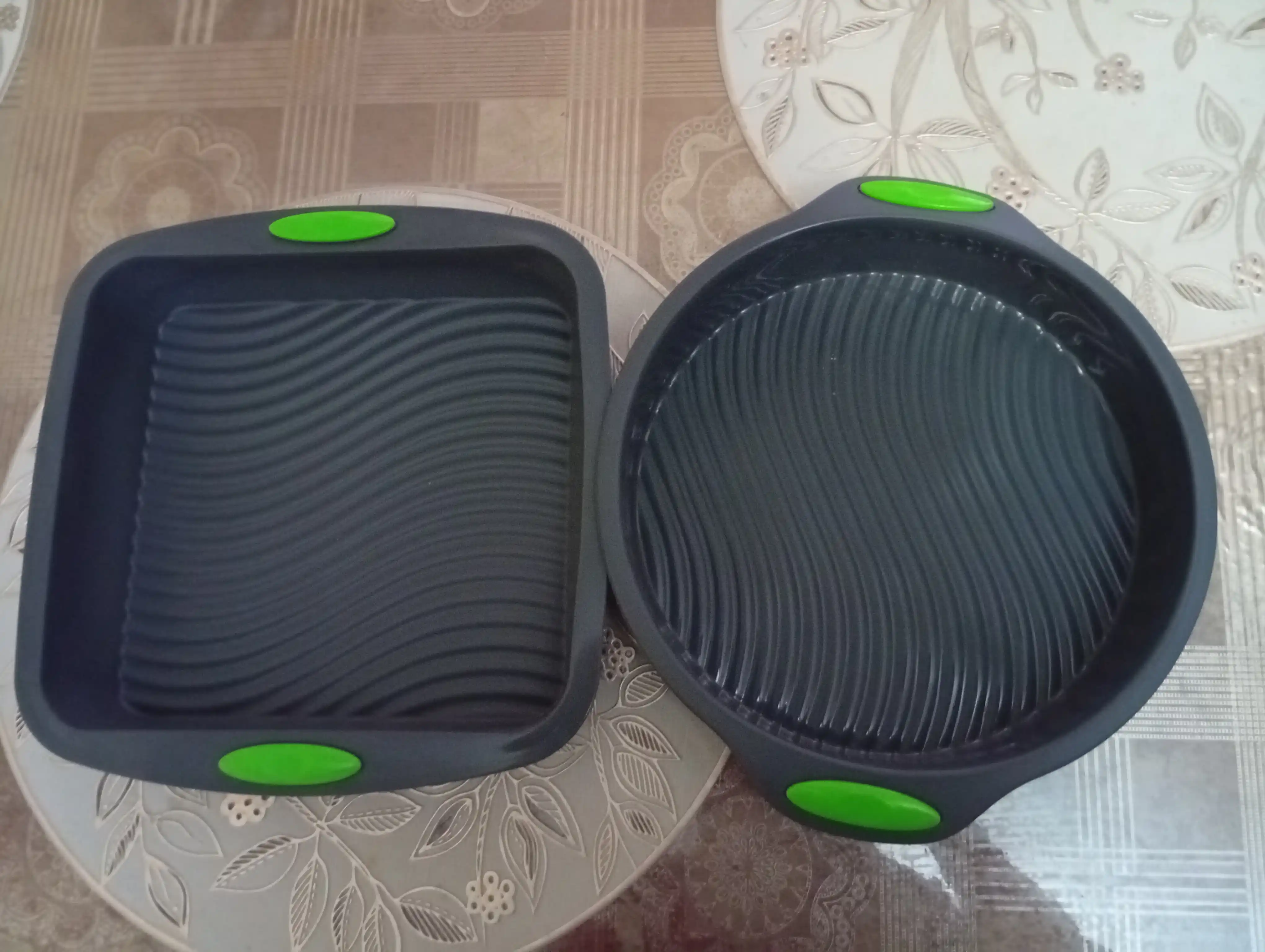 Kekslar, maffinlar, pirojniylar, desertlar uchun qoliplar pishirish uchun silikon qolip