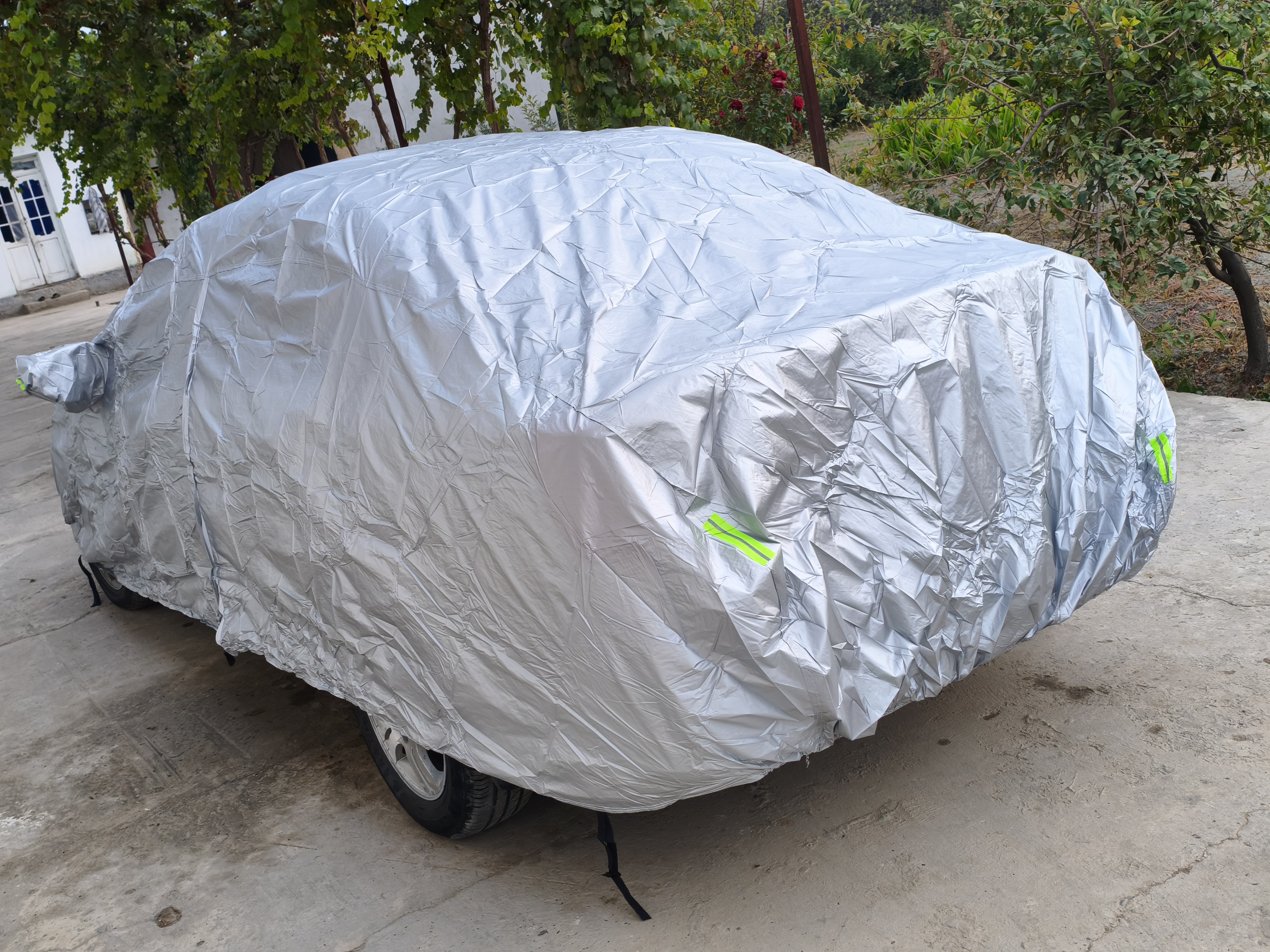 Защитный тент чехол для автомобилей Chevrolet Lacetti, Gentra, Cobalt, Nexia, Matiz, Spark