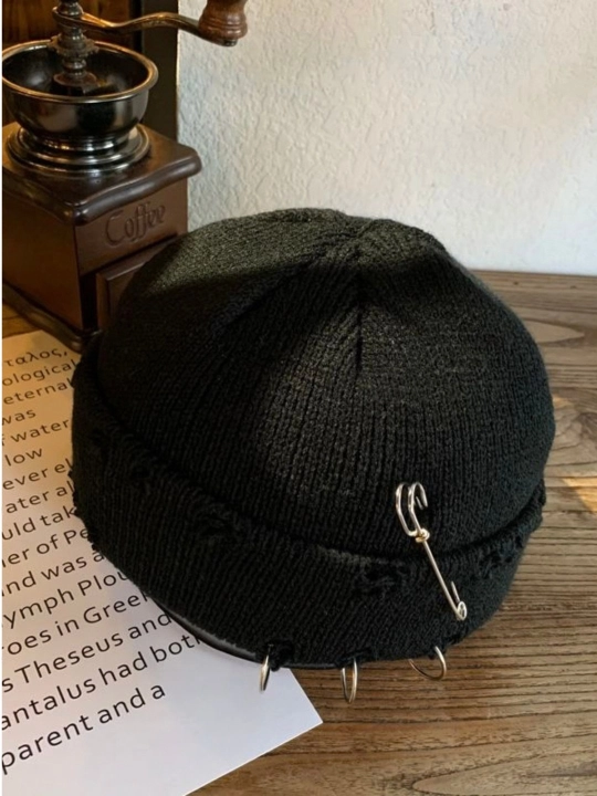 Metall halqali to‘qilgan unisex shlyapa