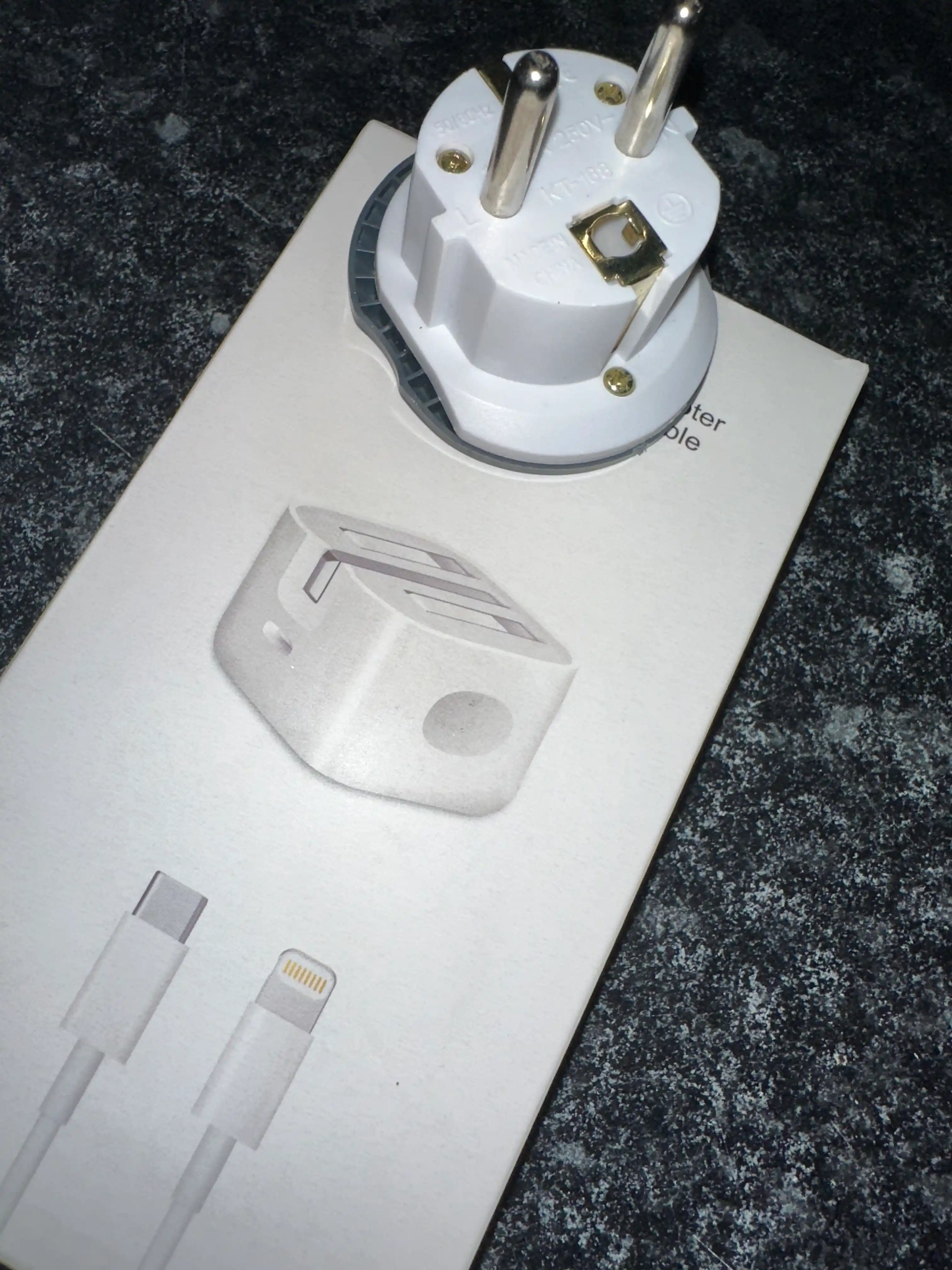 Зарядное устройство для iPhone, быстрая зарядка 20 Вт, с кабелем Type-C — Lightning