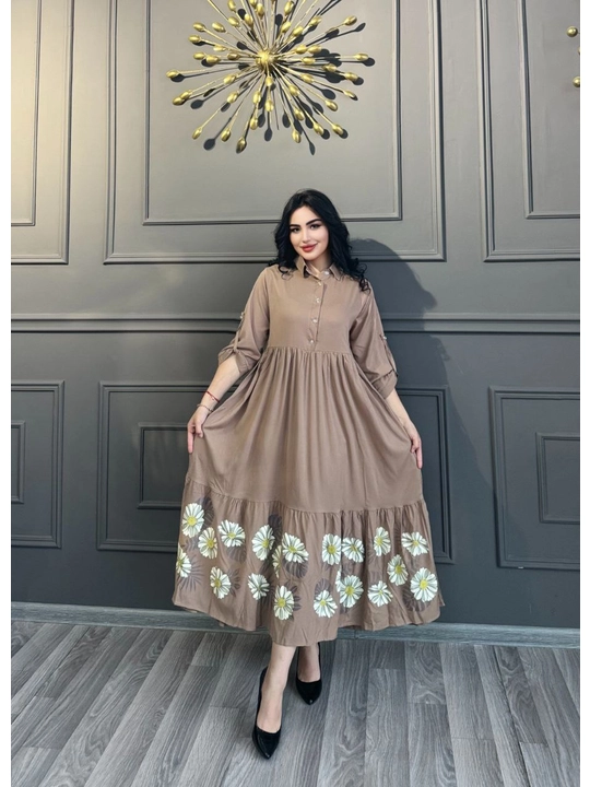 Ayollar uchun uzun qora ko‘ylak, gul naqshli, uzun yengli, nafis va zamonaviy fason qulay - 