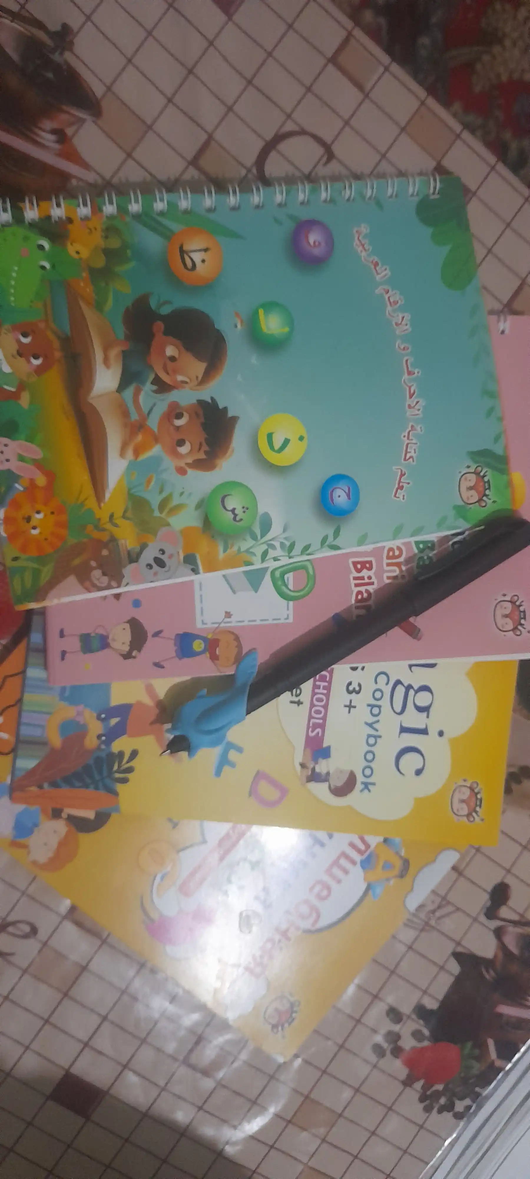 Ko‘p marta ishlatiladigan xattotlik daftarlari – turli xil yozuv va mashq daftarlari