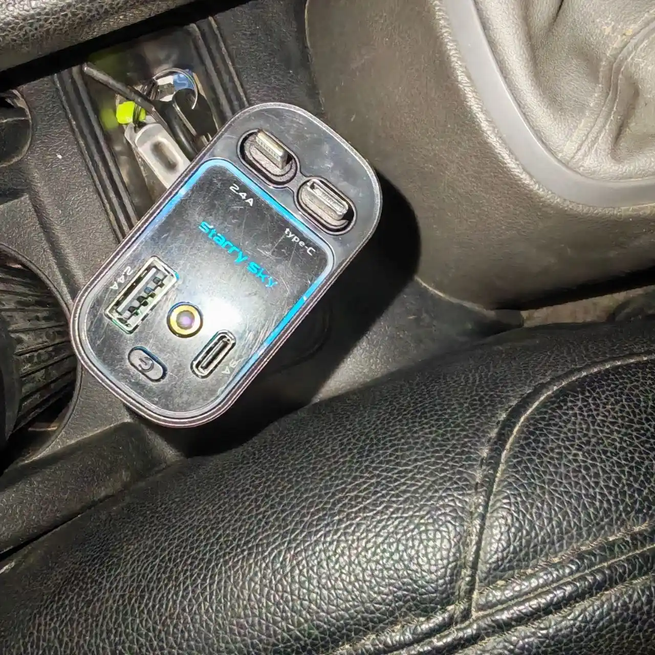Автомобильное зарядное устройство 4 в 1 с Type-C, Lightning, USB, кабель 60 см