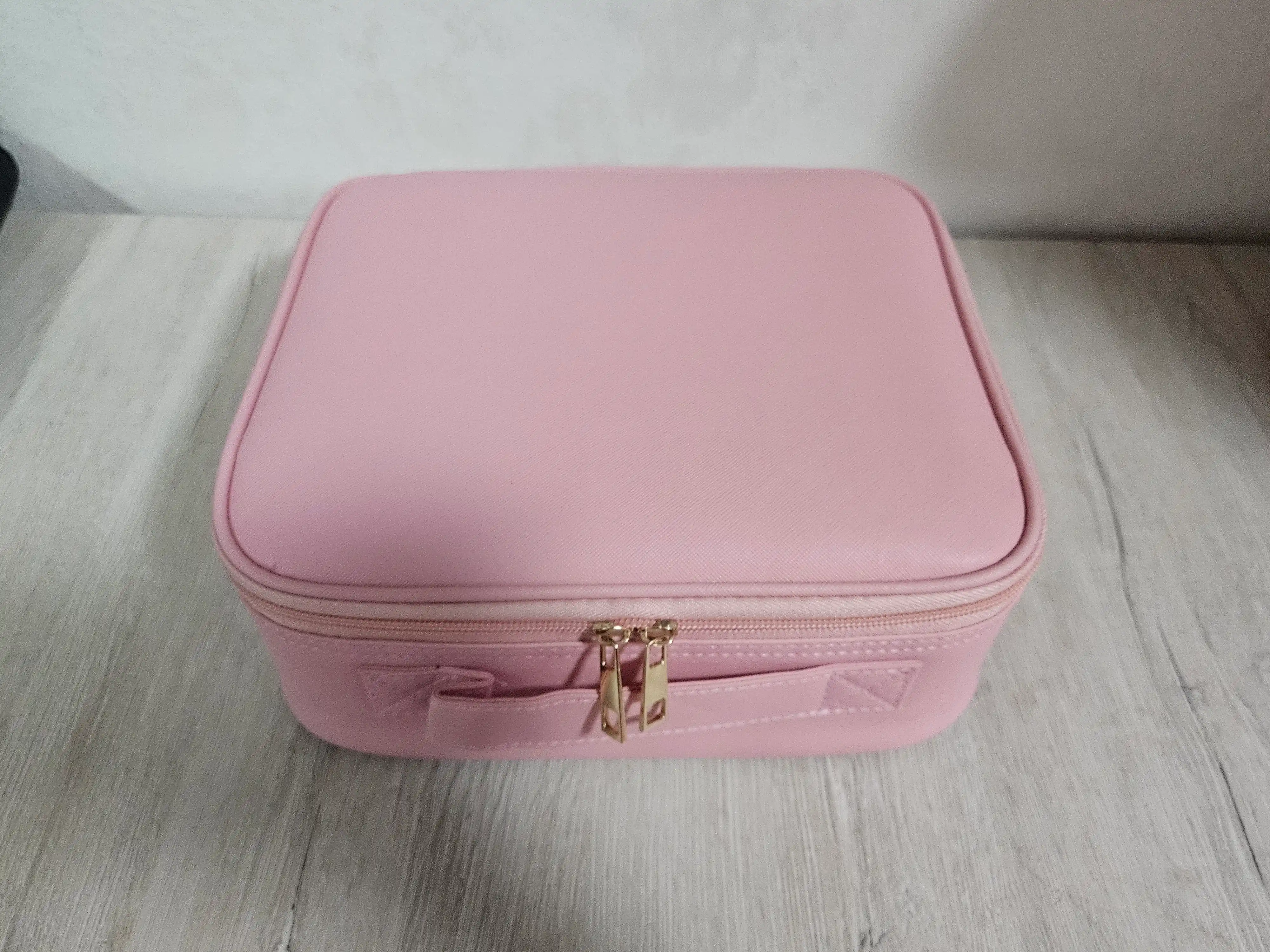 Kosmetik sumka, namga chidamli, keys kosmetika uchun, bo‘limli, cho‘tkalar uchun orgayner