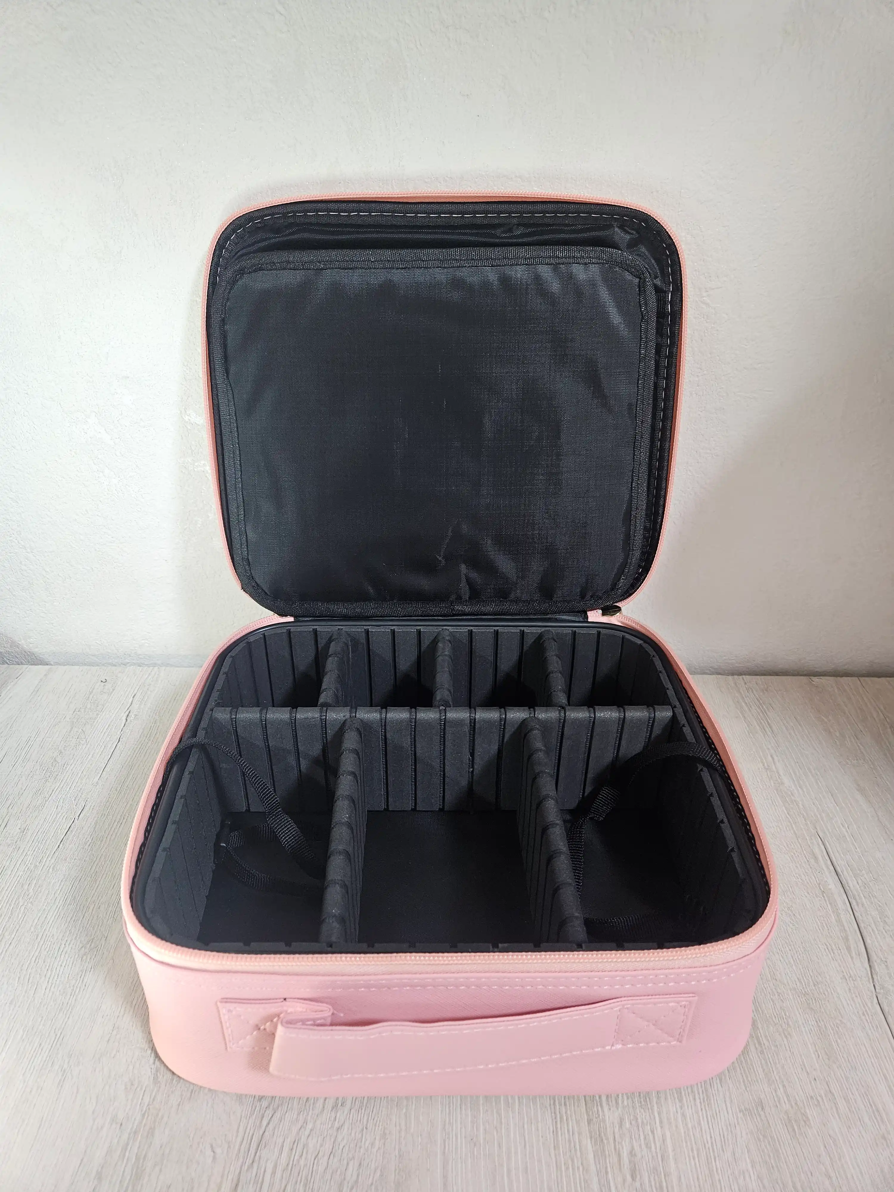 Kosmetik sumka, namga chidamli, keys kosmetika uchun, bo‘limli, cho‘tkalar uchun orgayner