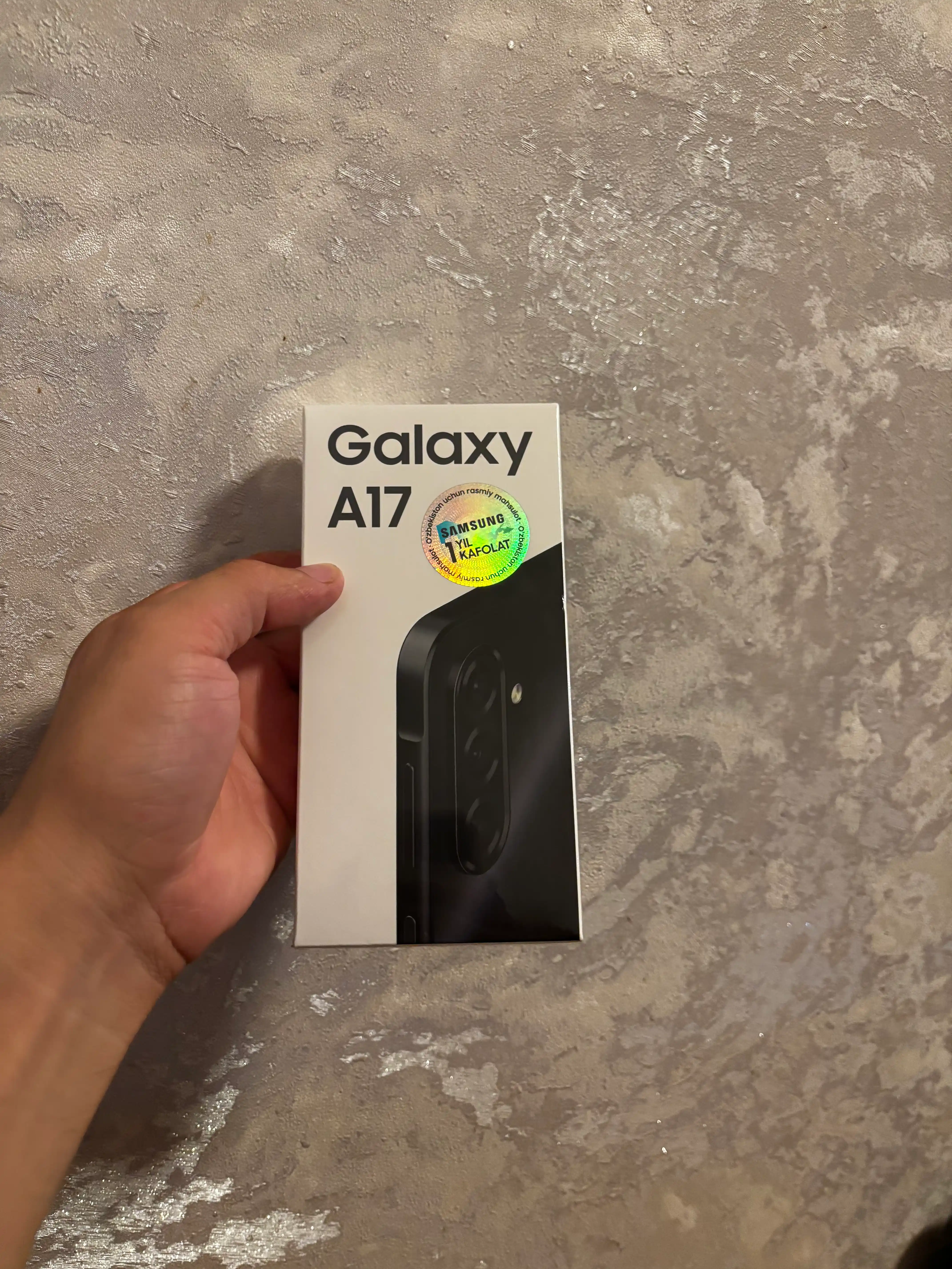 Смартфон Samsung Galaxy A17, 6.7" Super AMOLED 90Гц экран, камера 50Мп, 5000 мАч