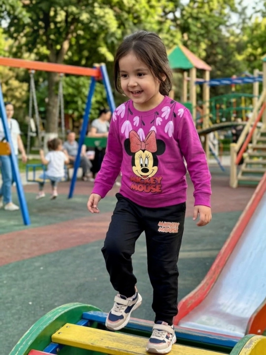 Qizlar uchun bolalar sport kiyimlari to'plami, svitshot va shim, Minnie Mouse printli - 