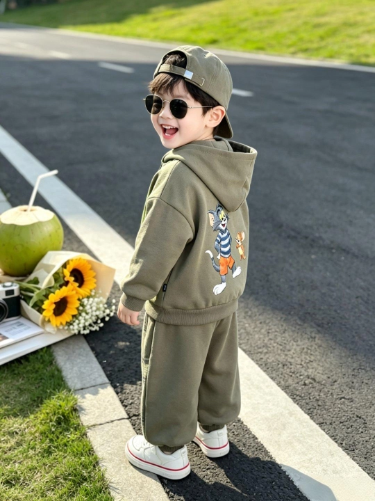 O‘g‘il bolalar uchun kapyushonli, ichi tukli sport kostyumi, 2 qismli to‘plam, 3–7 yosh