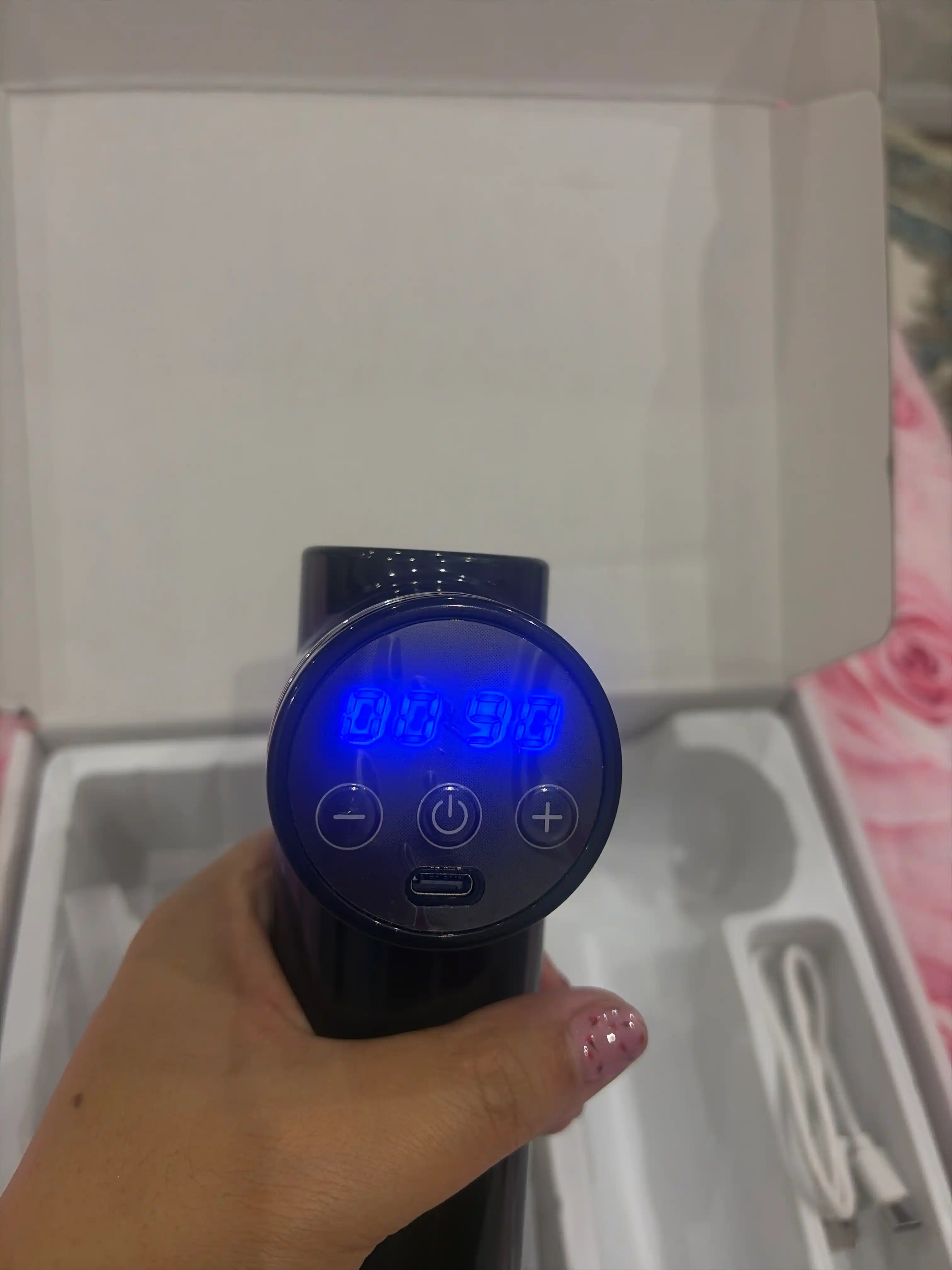 Lenovo massaj pistoleti, butun tana uchun massajor apparati 8 ta nasadka, kuchli batareya