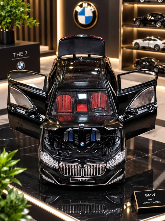 Металлическая машинка BMW 7 серии, чёрная, с открывающимися дверями и капотом - 