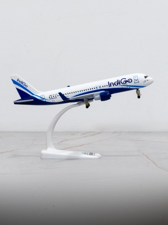 Модель самолёта Airbus A320, авиакомпания IndiGo, 20 см, металл+пластик, шасси