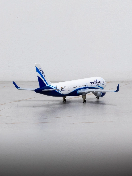 Модель самолёта Airbus A320, авиакомпания IndiGo, 20 см, металл+пластик, шасси