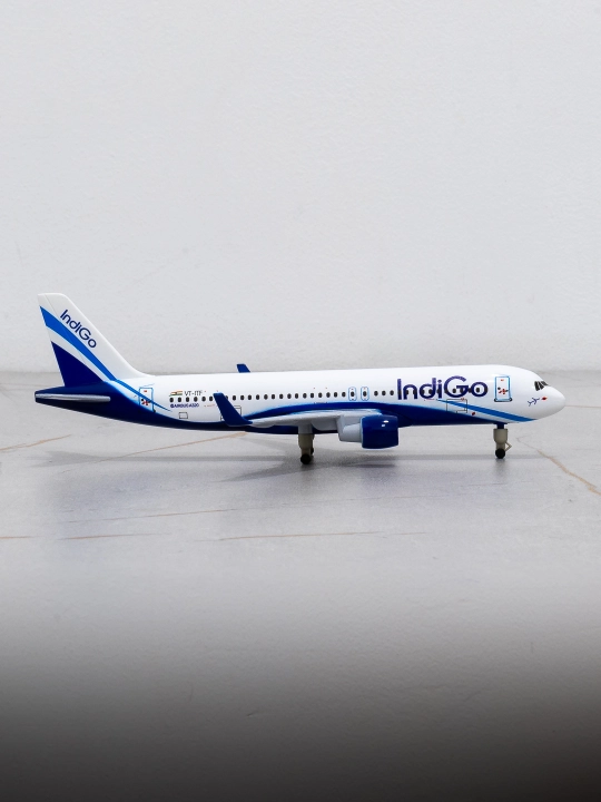 Модель самолёта Airbus A320, авиакомпания IndiGo, 20 см, металл+пластик, шасси