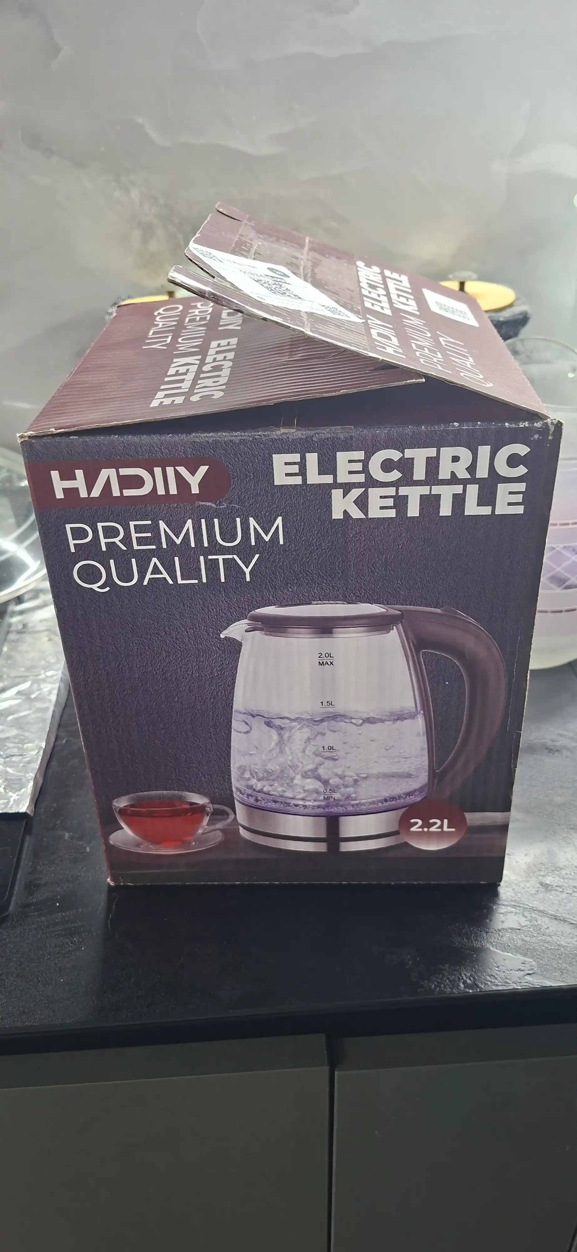 Yoritgichli, shishadan yasalgan elektr choynak