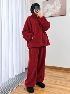 Бордовый