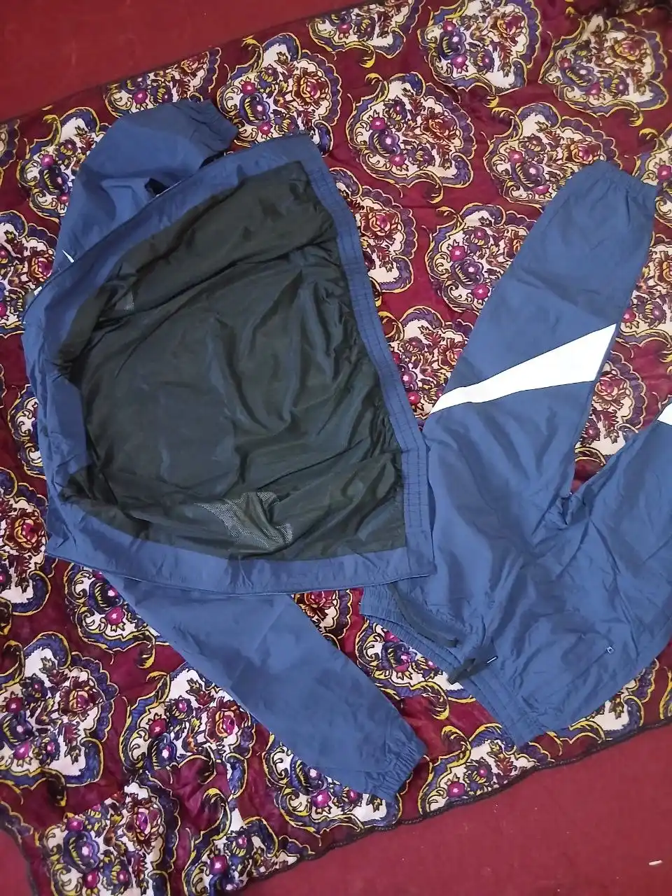 Nike erkaklar ikki qisimli tepa pas kostyumi, Erkaklar Nike Sportni tepa pas kiyimi