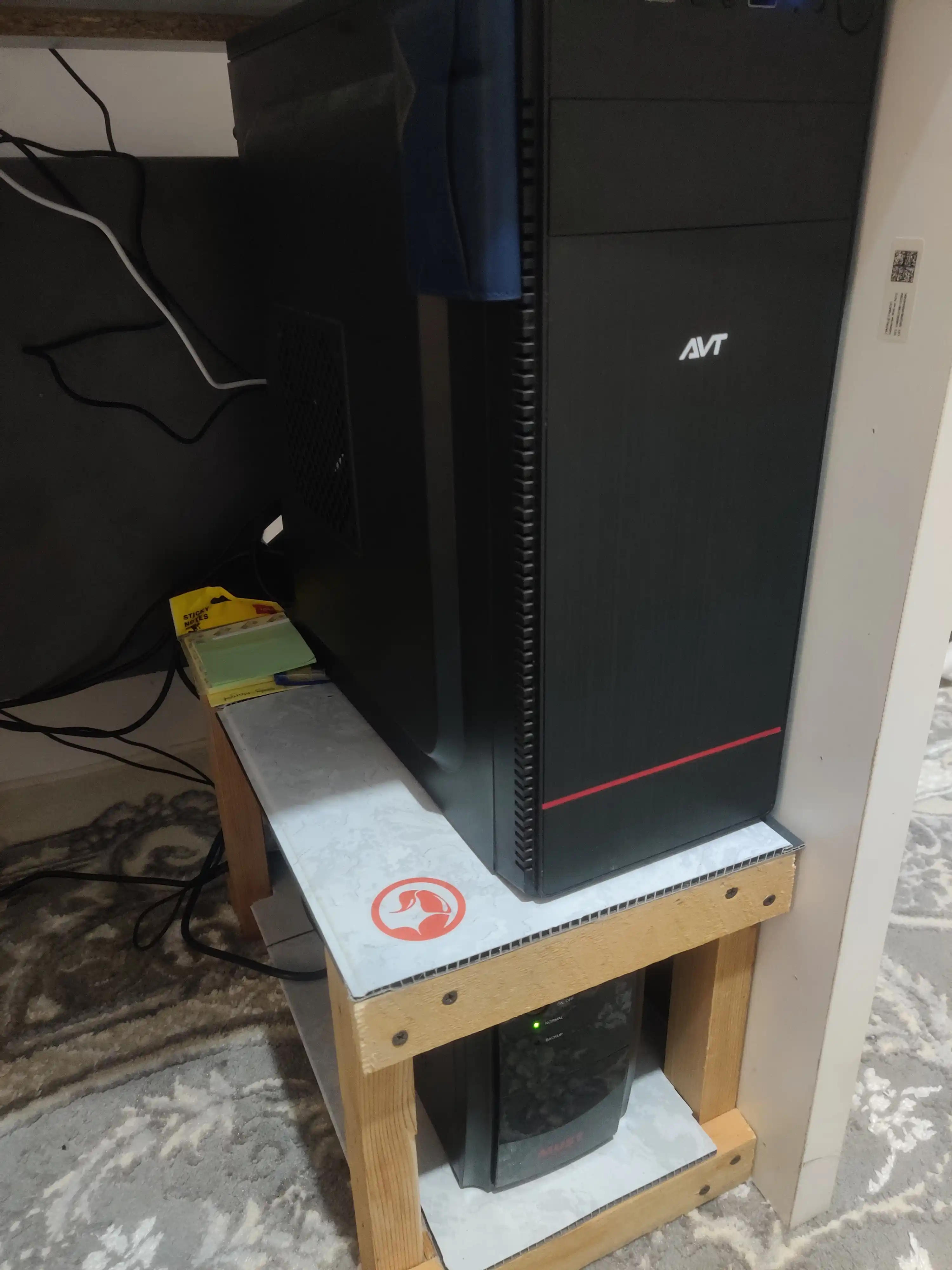 Uzluksiz quvvat manbai UPS Must W1000VA