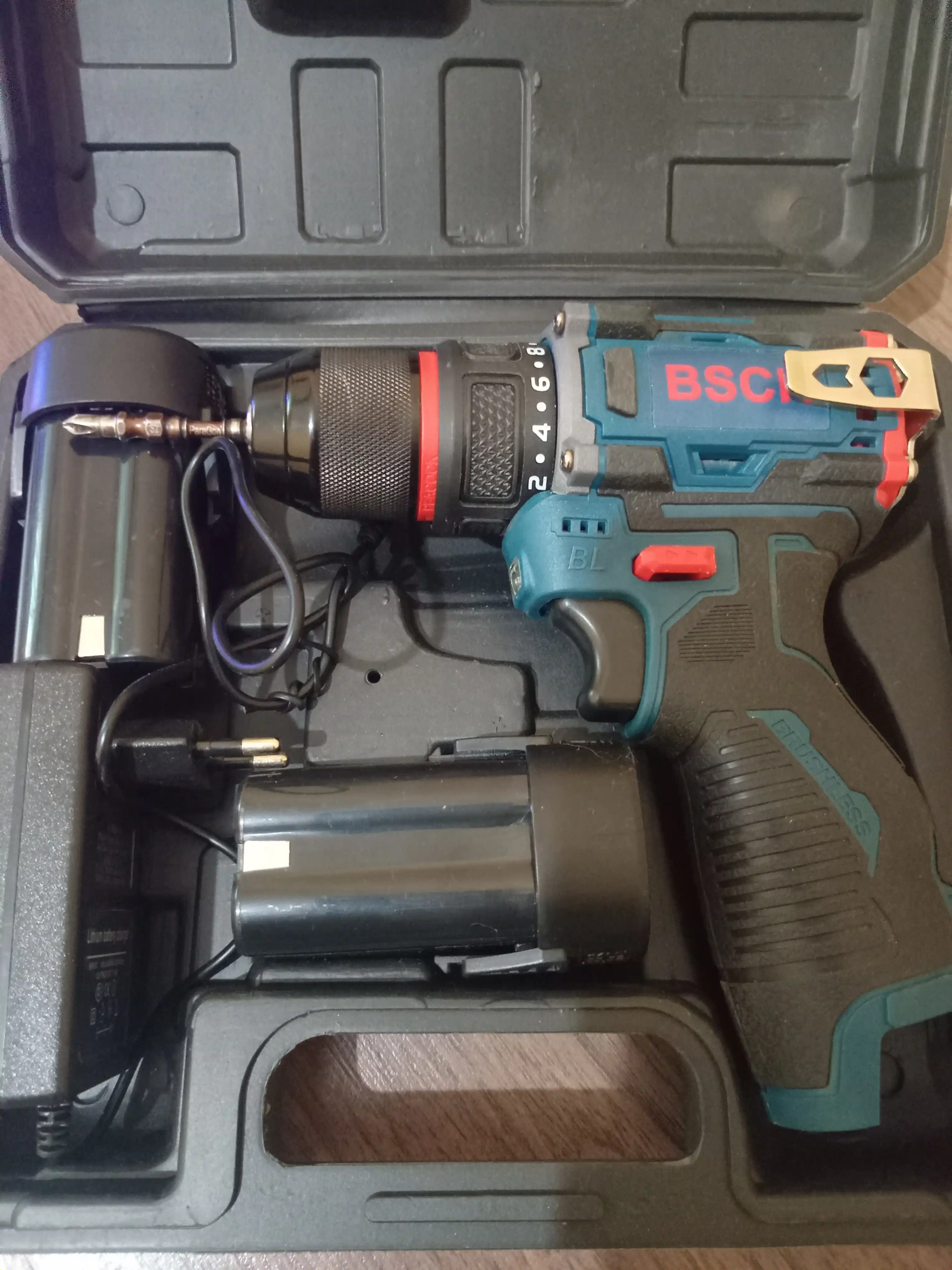 Akkumulyatorli buragich 18V Brushless, 2 ta AKB va zaryadlovchi, quti