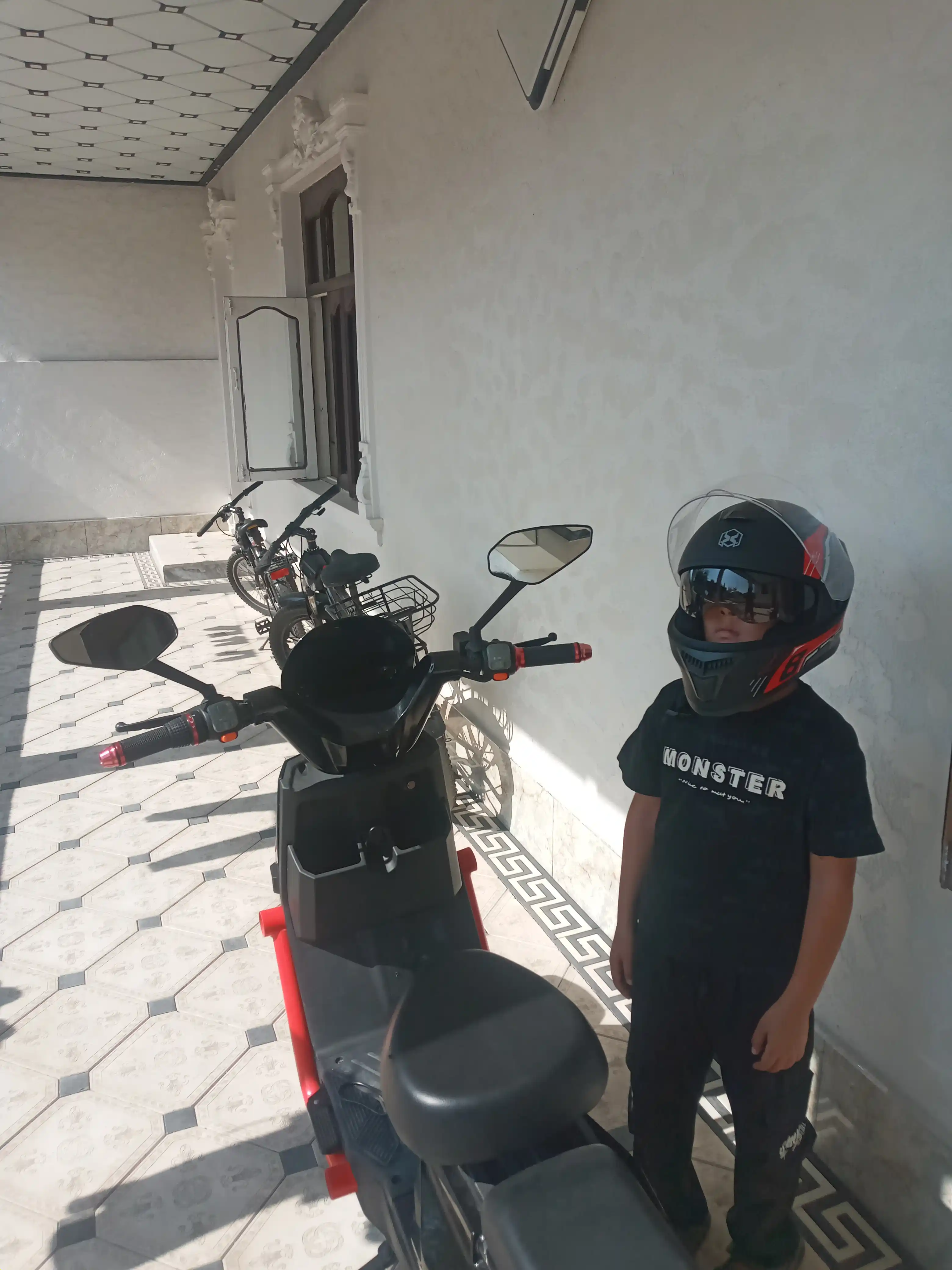 AXK moto shlem, skuter kaska va mototsikl uchun himoya moto kaska Model: 557-903