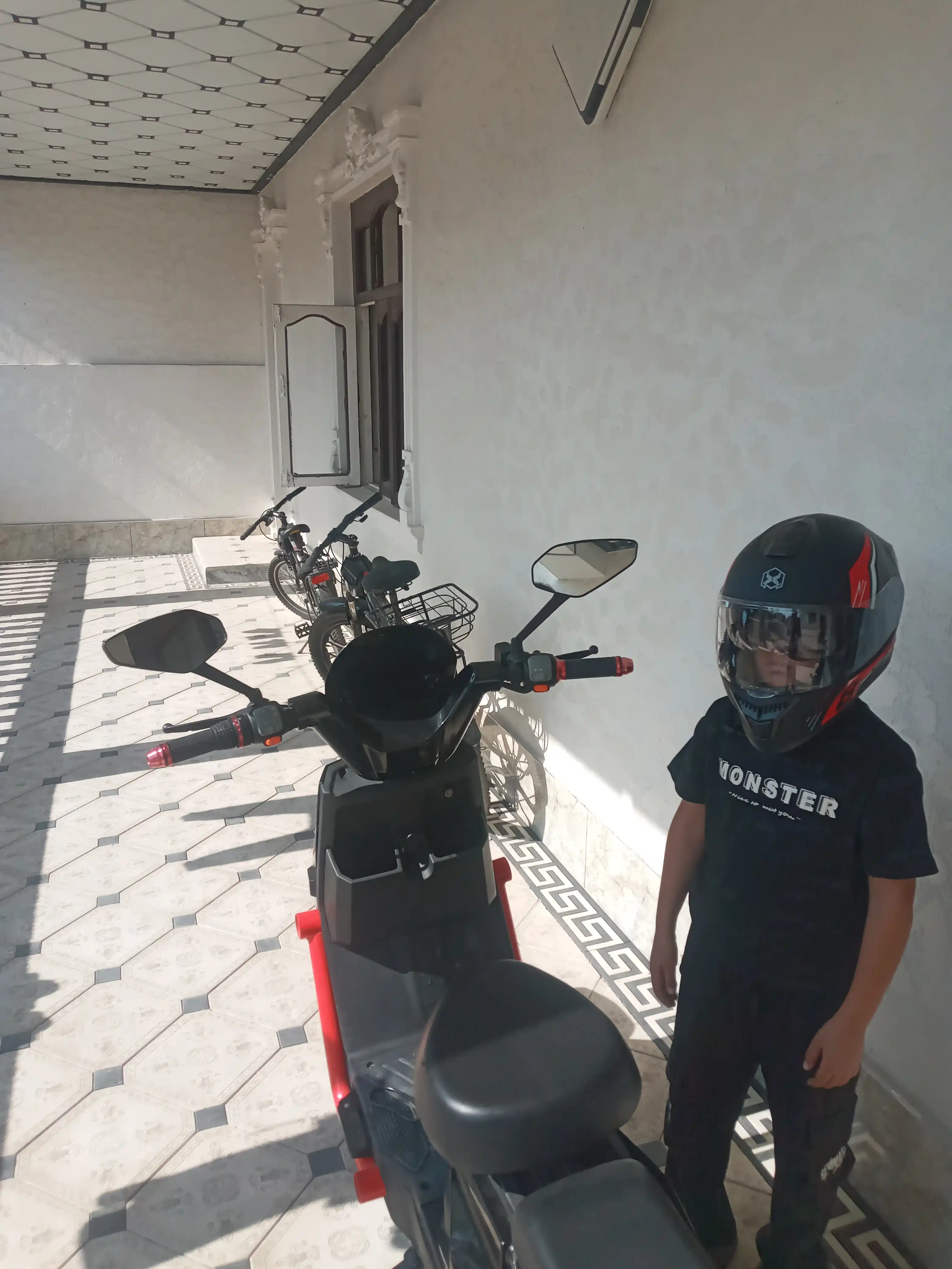 AXK moto shlem, skuter kaska va mototsikl uchun himoya moto kaska Model: 557-903