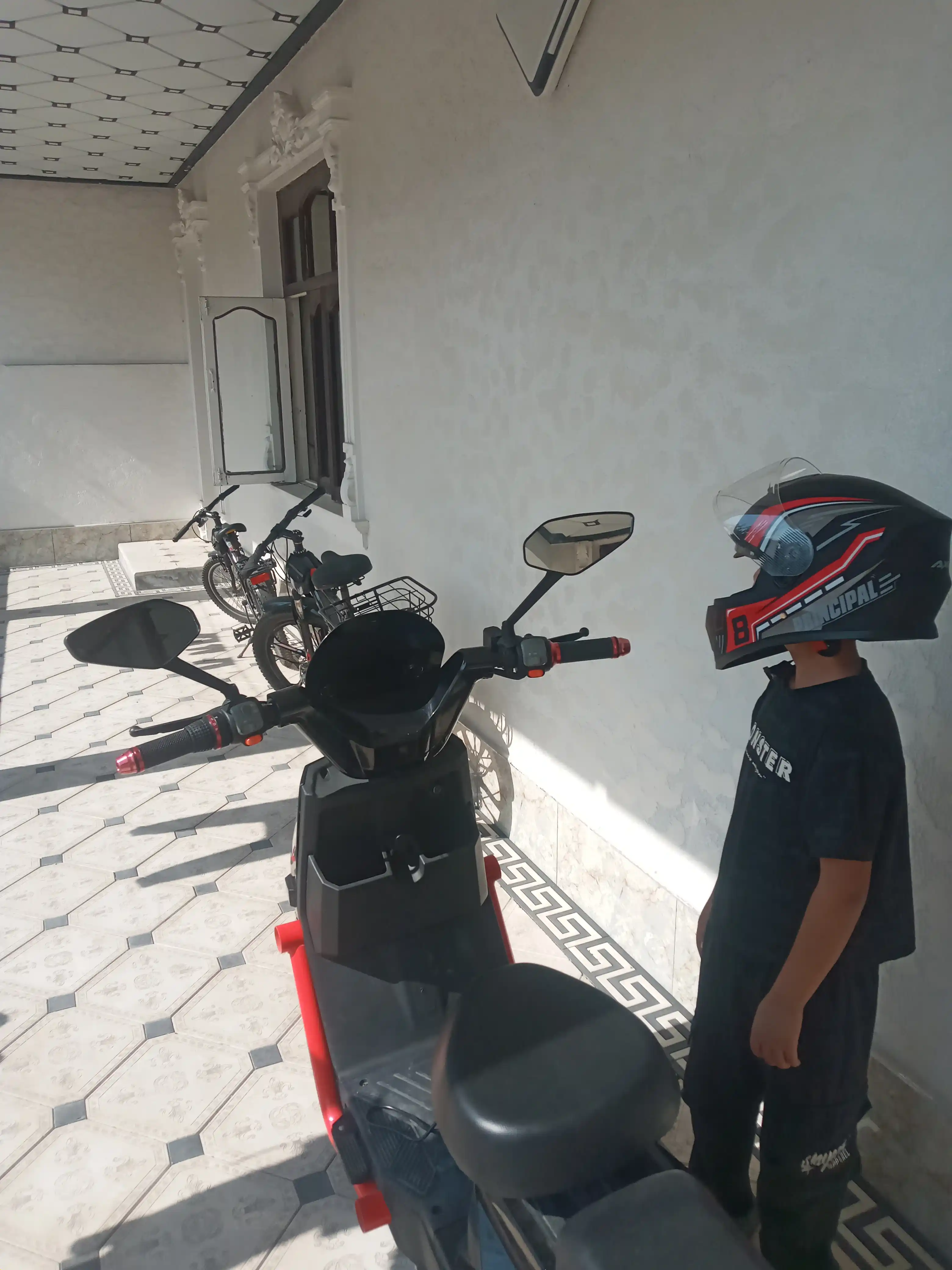 AXK moto shlem, skuter kaska va mototsikl uchun himoya moto kaska Model: 557-903