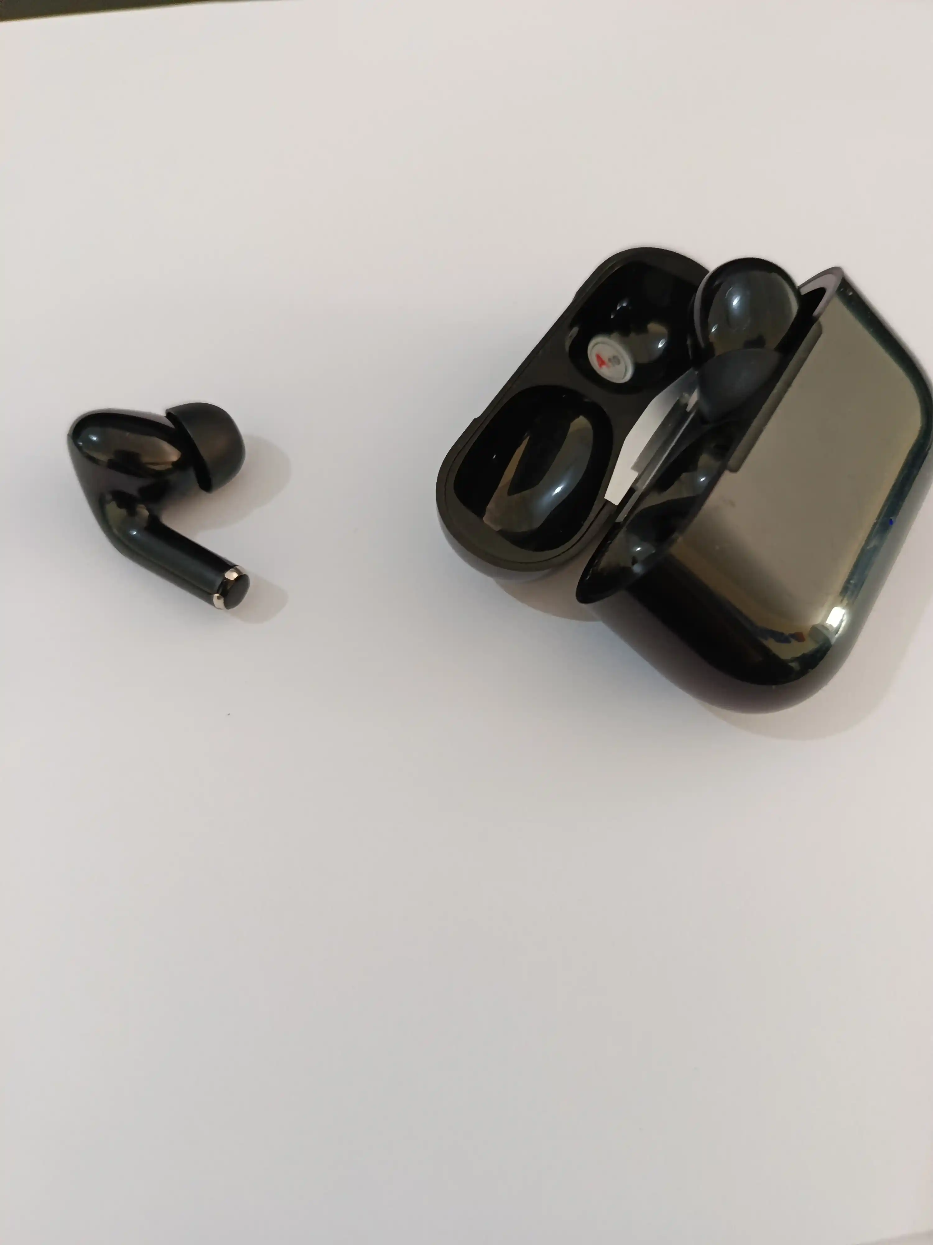 Беспроводные Bluetooth-наушники 5.3 с сенсорным управлением и HD-микрофоном