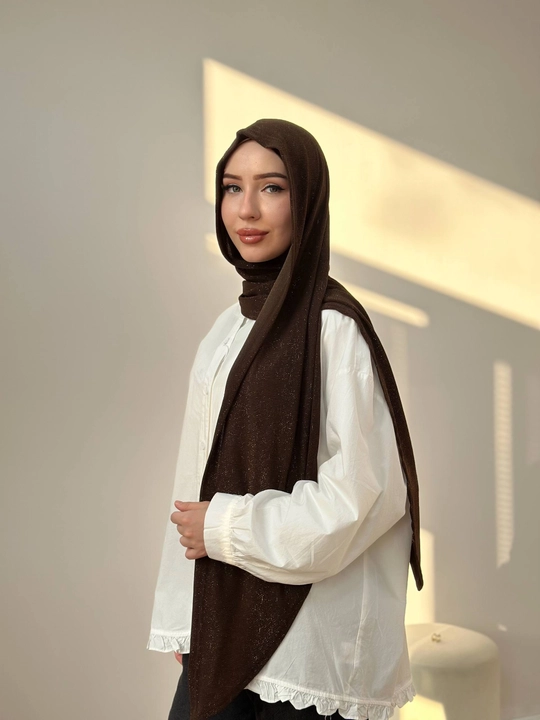 Ayollar uchun yaltiroq trikotaj sharf-setka