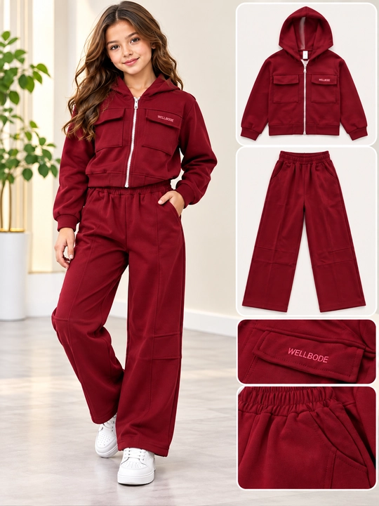 Qizlar uchun sport kostyumi - 